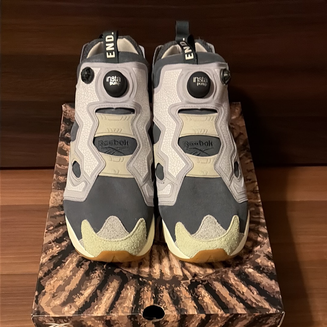 END × Reebok Instapump Fury Fossil "Pure Grey"