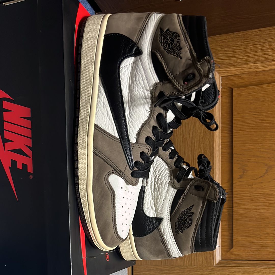Travis Scott × Nike Air Jordan 1 Retro High OG TS SP "Sail/Dark Mocha"