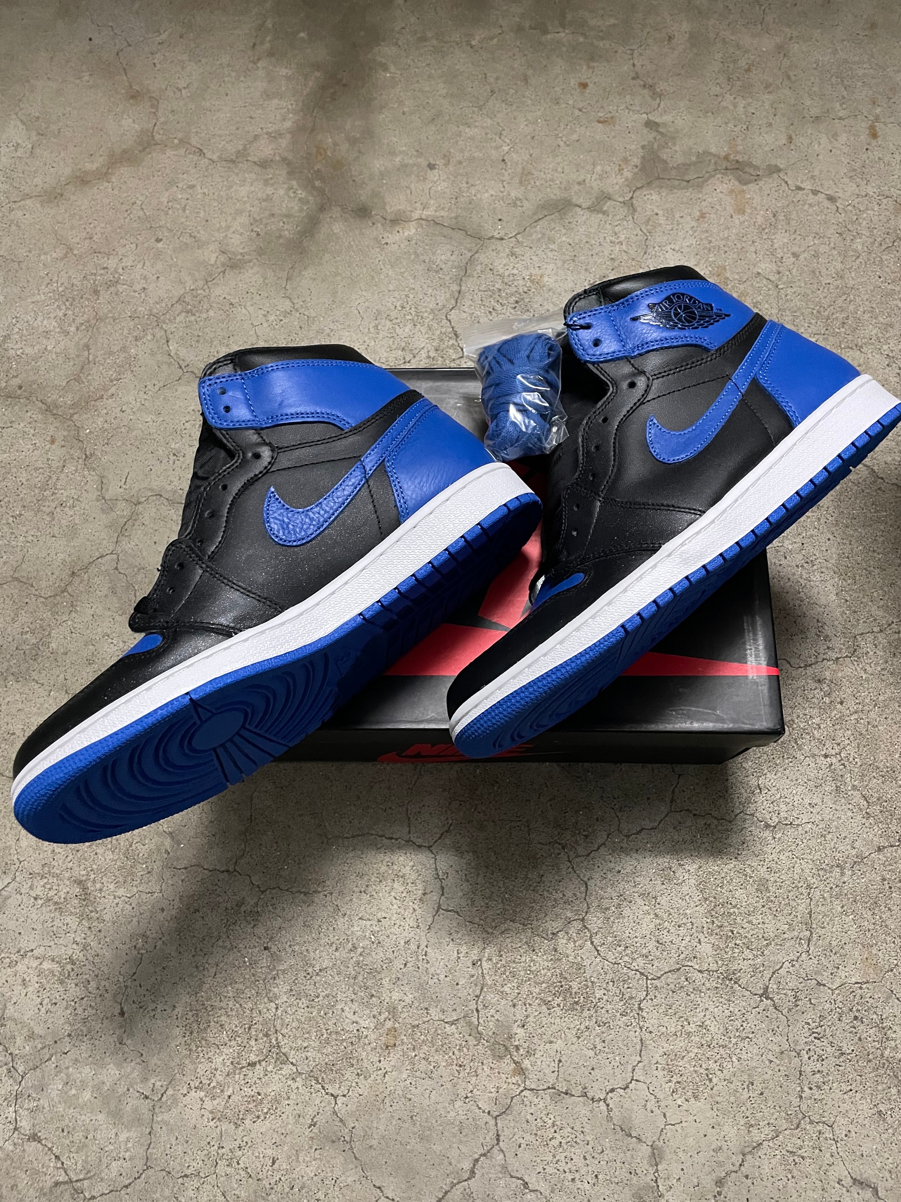 Nike Air Jordan 1 Retro High OG "Royal" (2017)