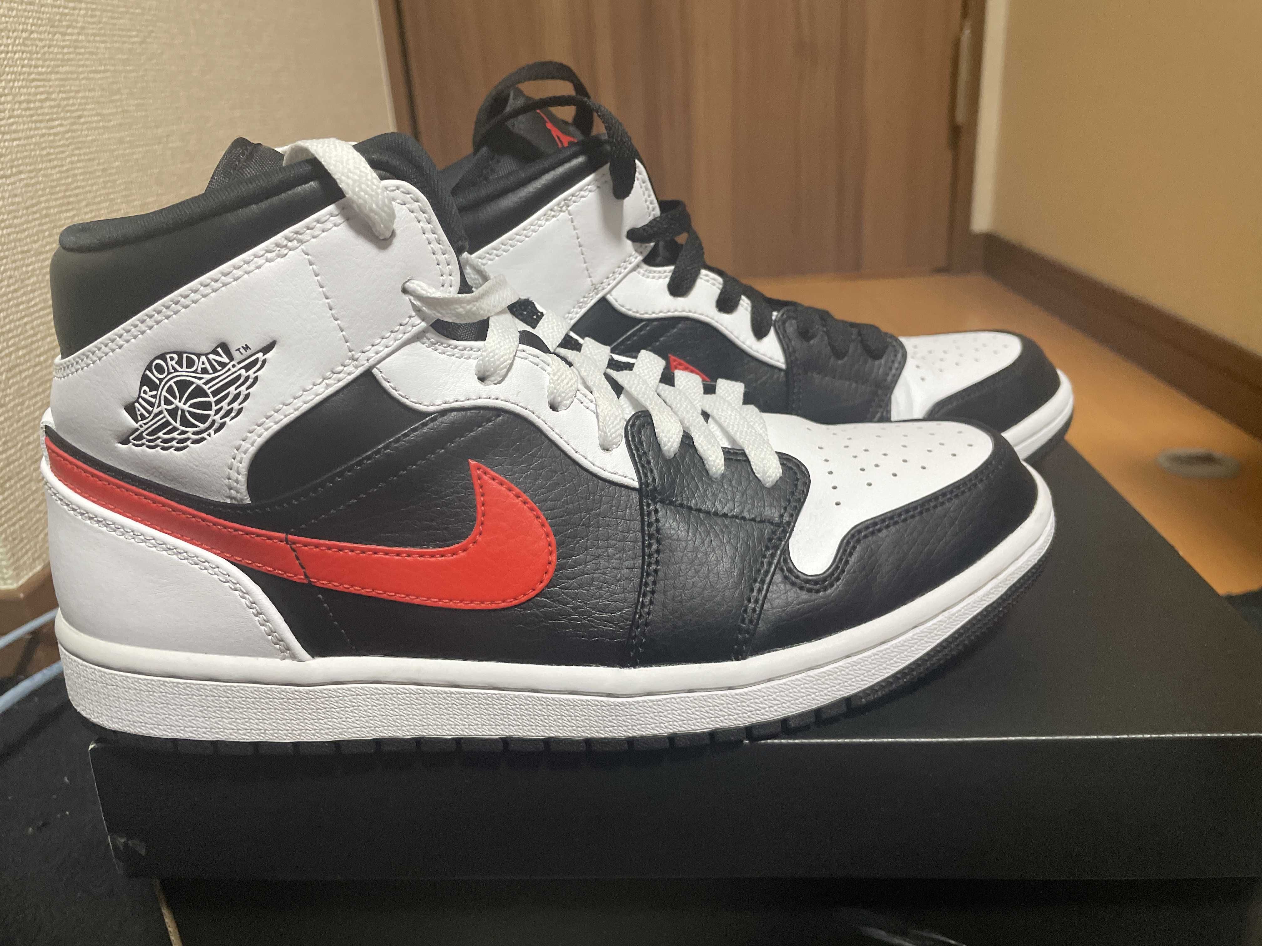 NIKE AIR JORDAN 1 MID "BLACK/CHILE RED/WHITE"