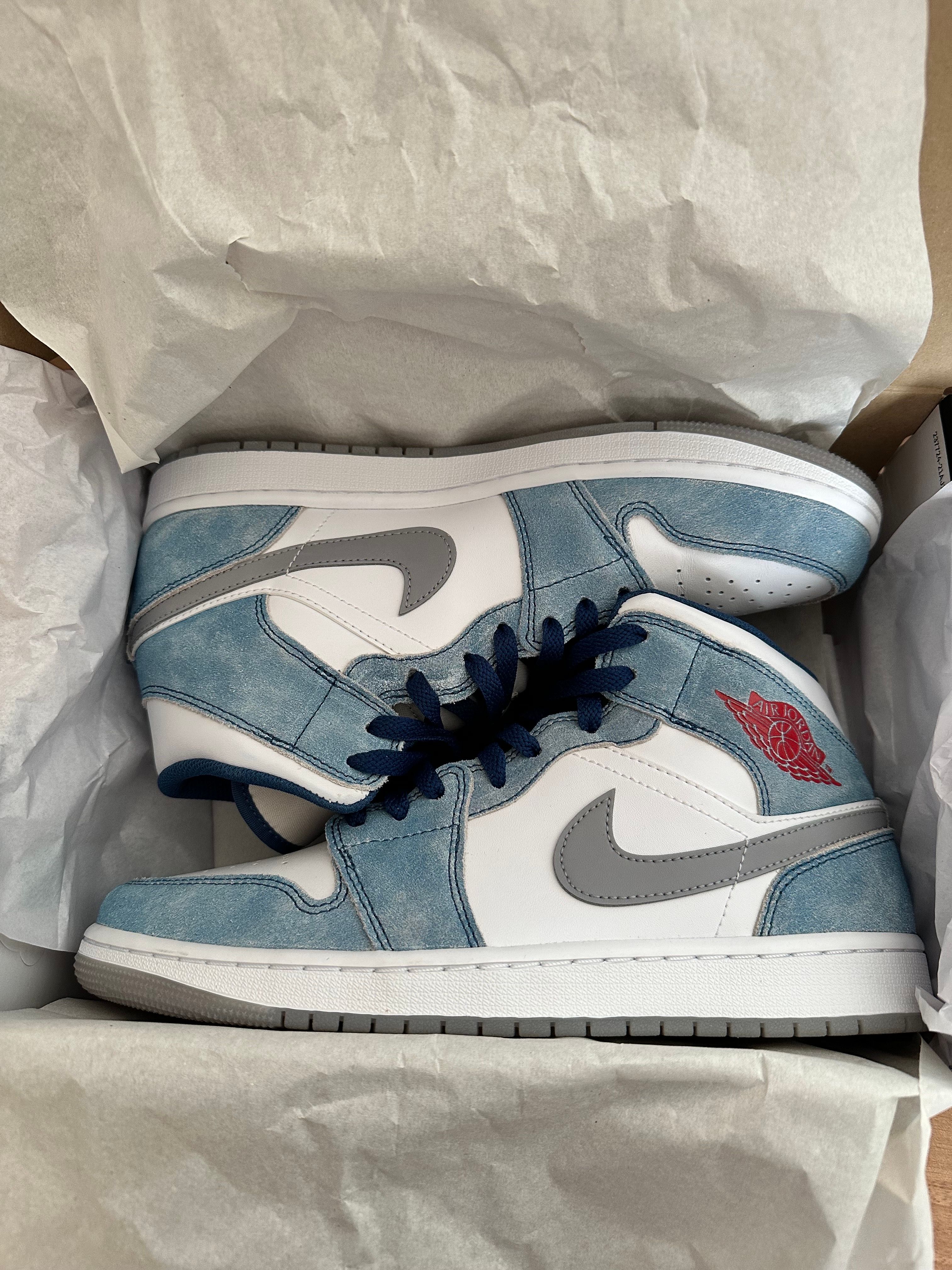 Nike Air Jordan 1 Mid SE "White/Hyper Royal/Red"