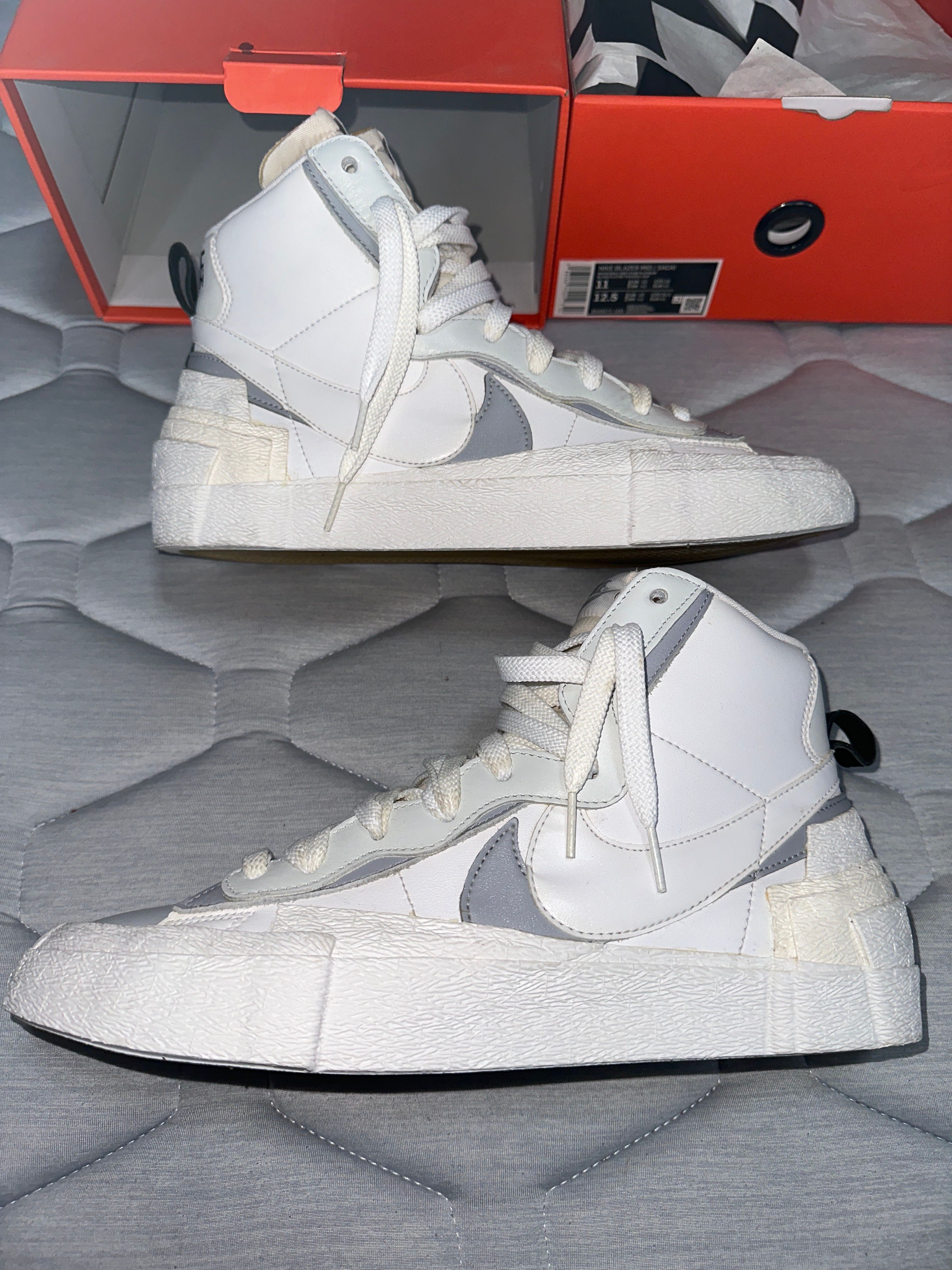 sacai × NIKE BLAZER MID "WHITE/WOLF GREY"
