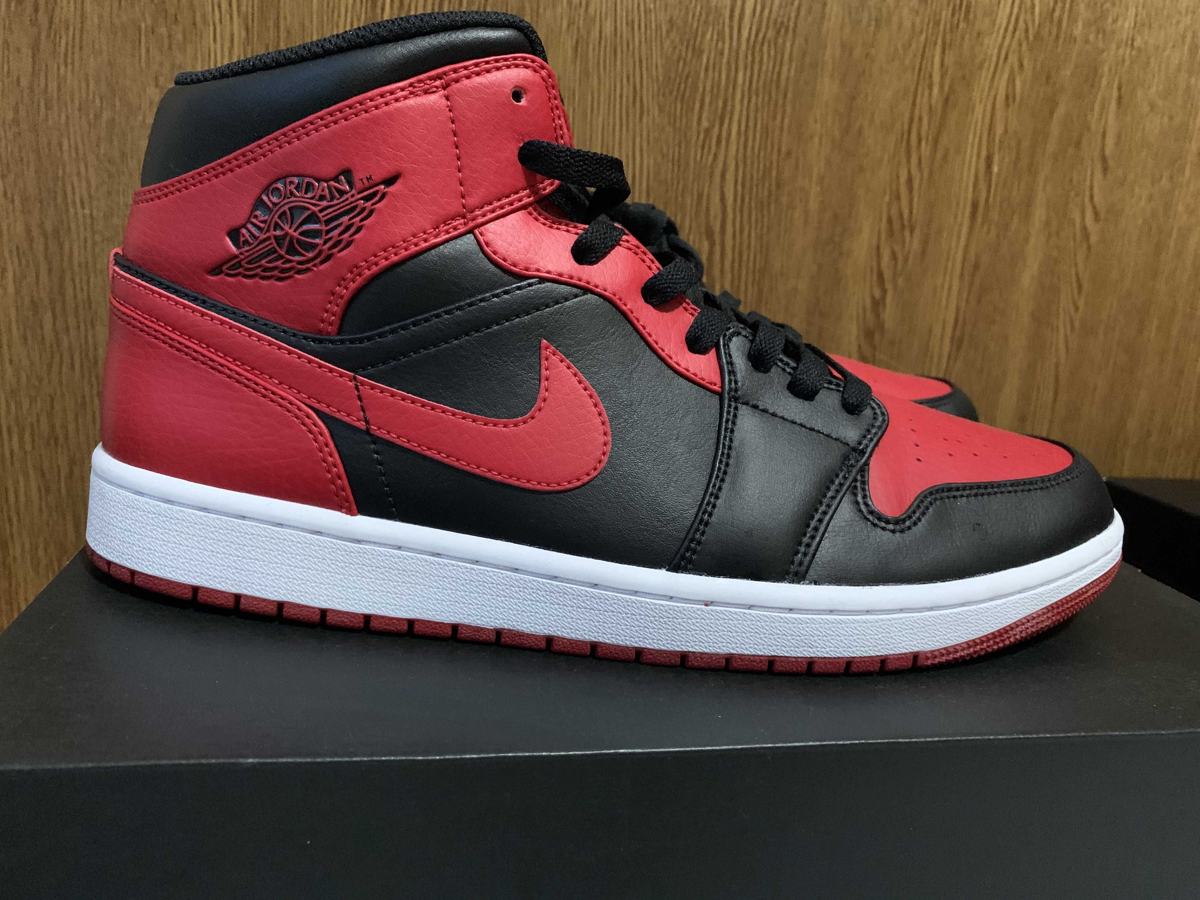 Nike Air Jordan 1 Mid "Bred"
