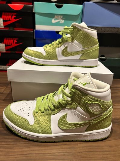 Nike Women's Air Jordan 1 Mid SE "Vivid Green Snakeskin"