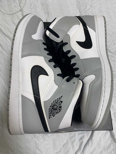 Nike Air Jordan 1 Mid "Light Smoke Grey/White/Black"