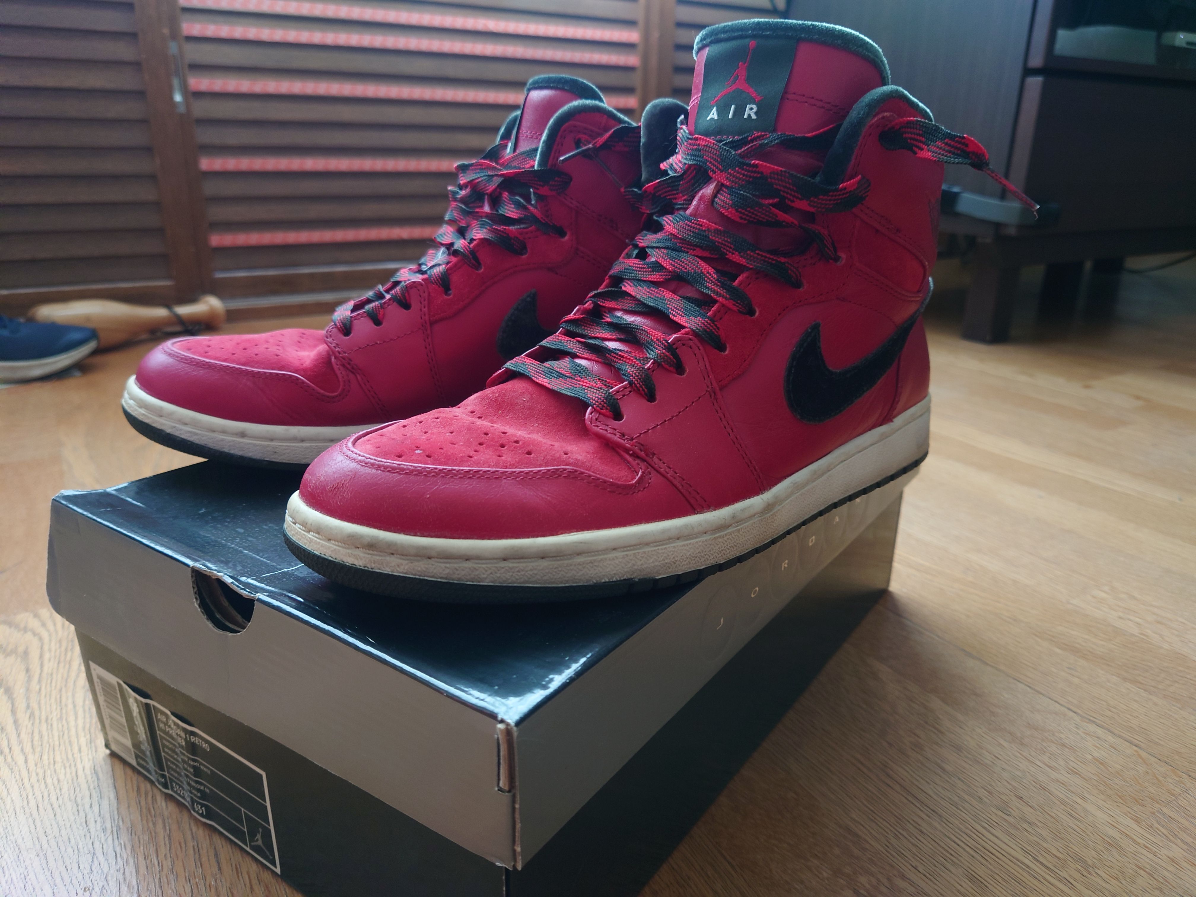Nike Air Jordan 1 High Retro Premier "Red Gucci" (2013)
