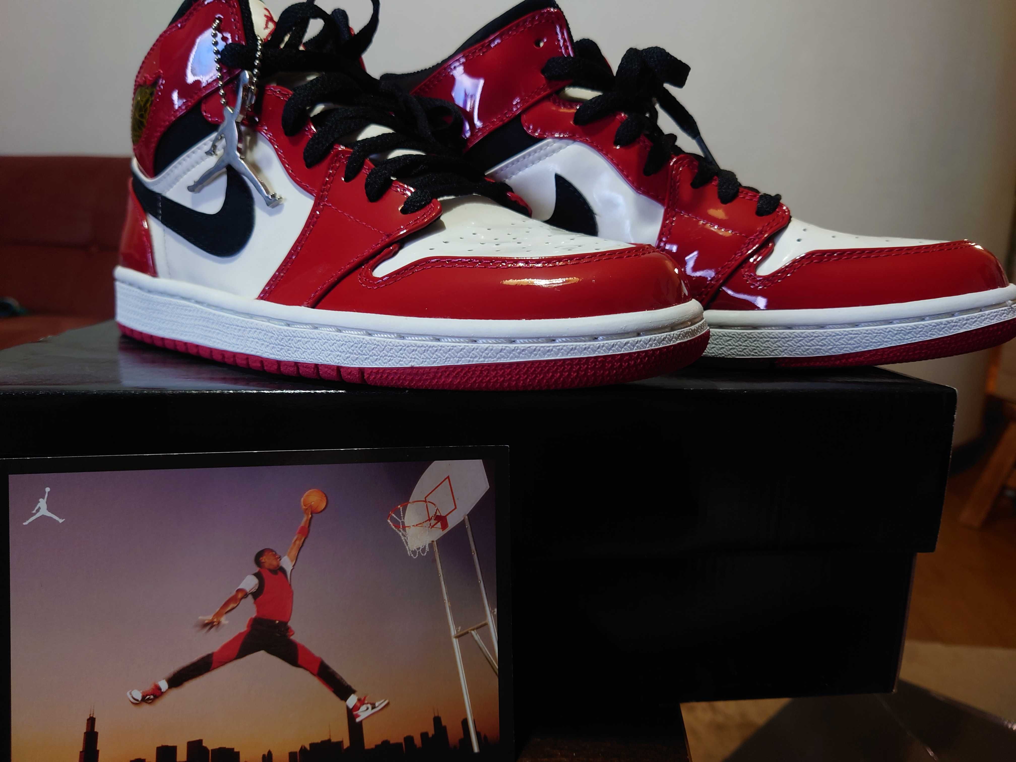 Nike Air Jordan 1 Retro High "Chicago" (2015)