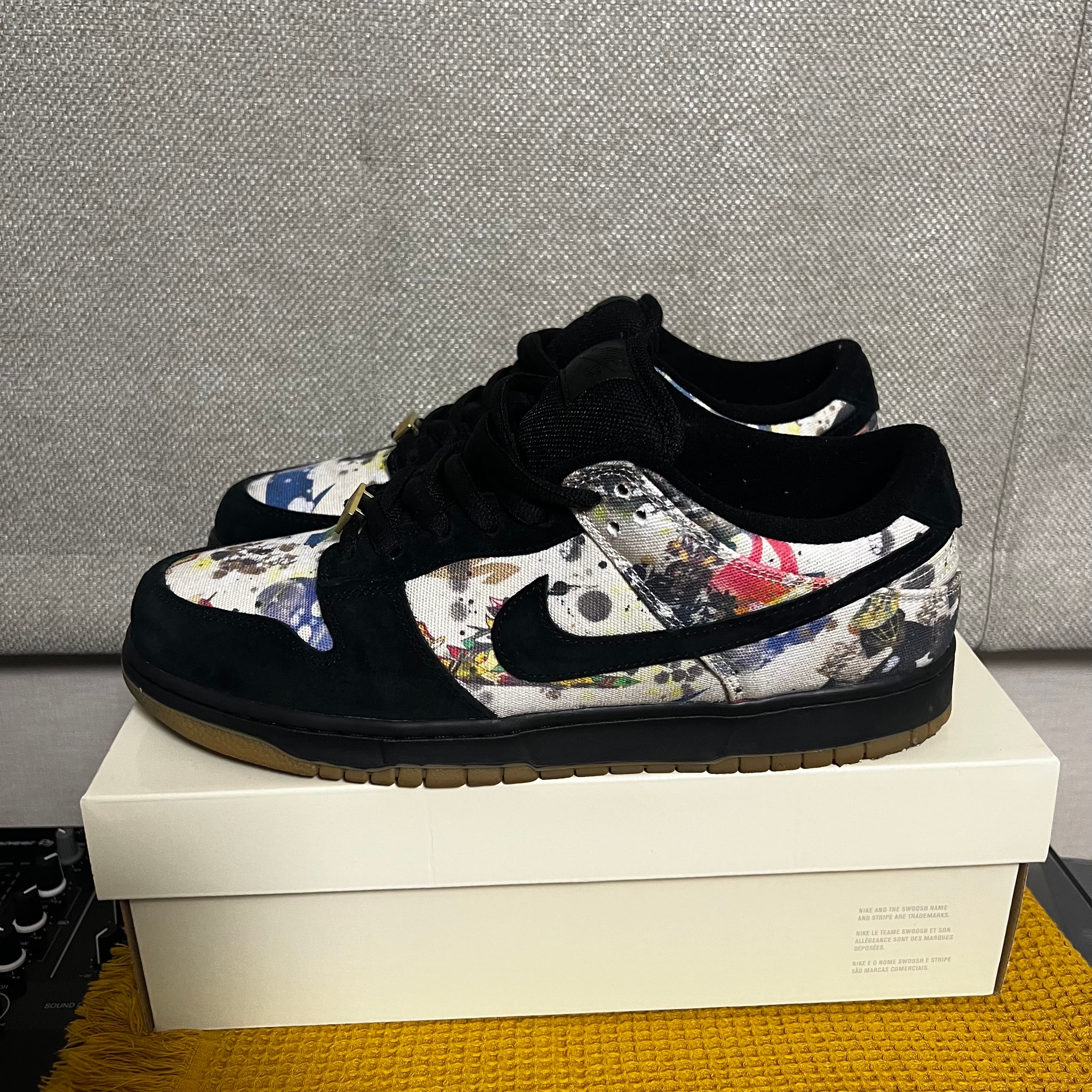 シュプリーム × ナイキ SB ダンク ロー "ラメルジー"