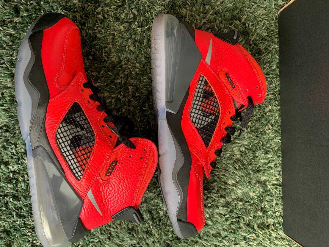 Paris Saint-Germain (PSG) × Nike Jordan Mars 270 "Infrared 23/Reflect Silver-Black"