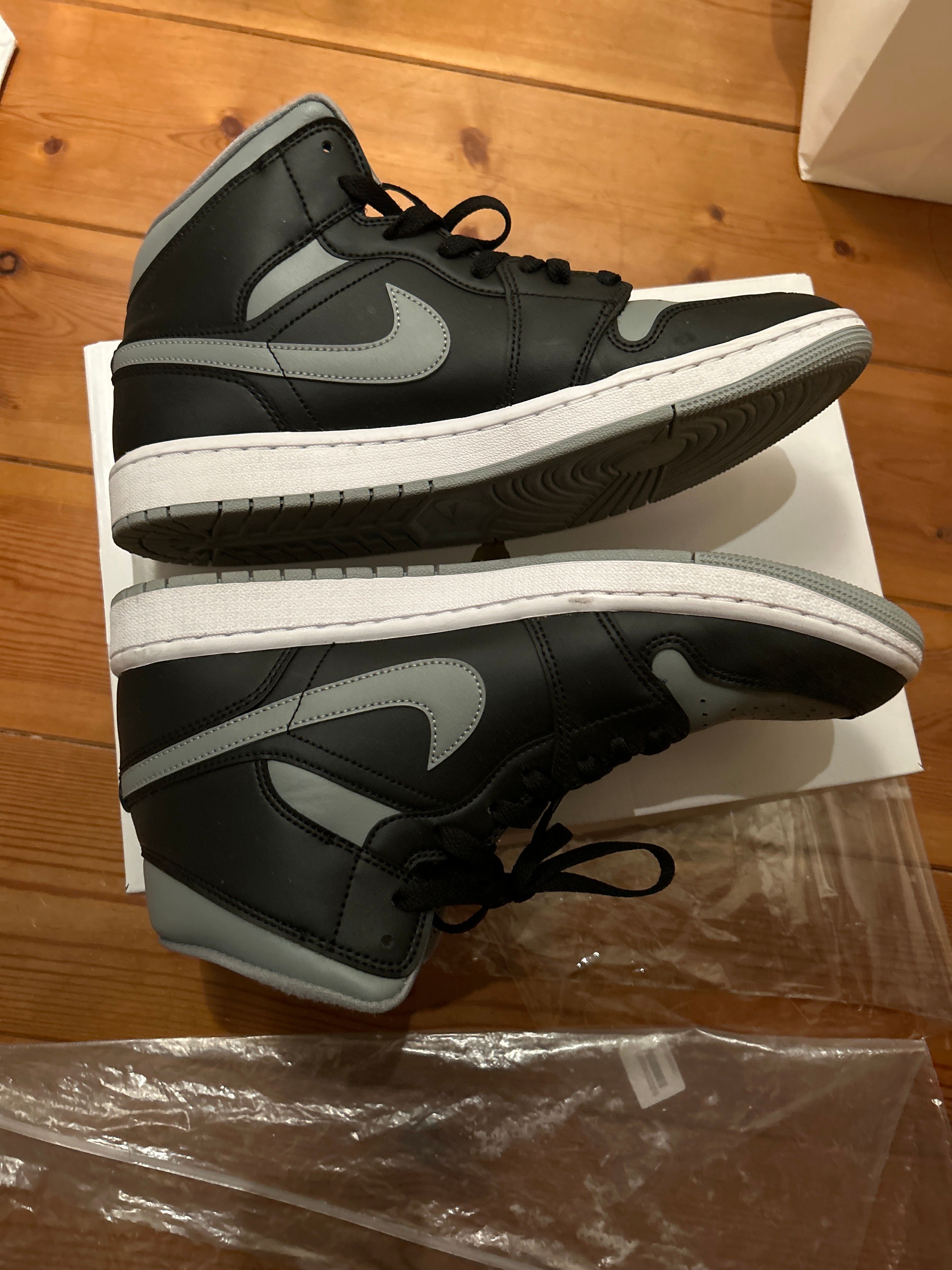 Nike Women's Air Jordan 1 Mid "Shadow"