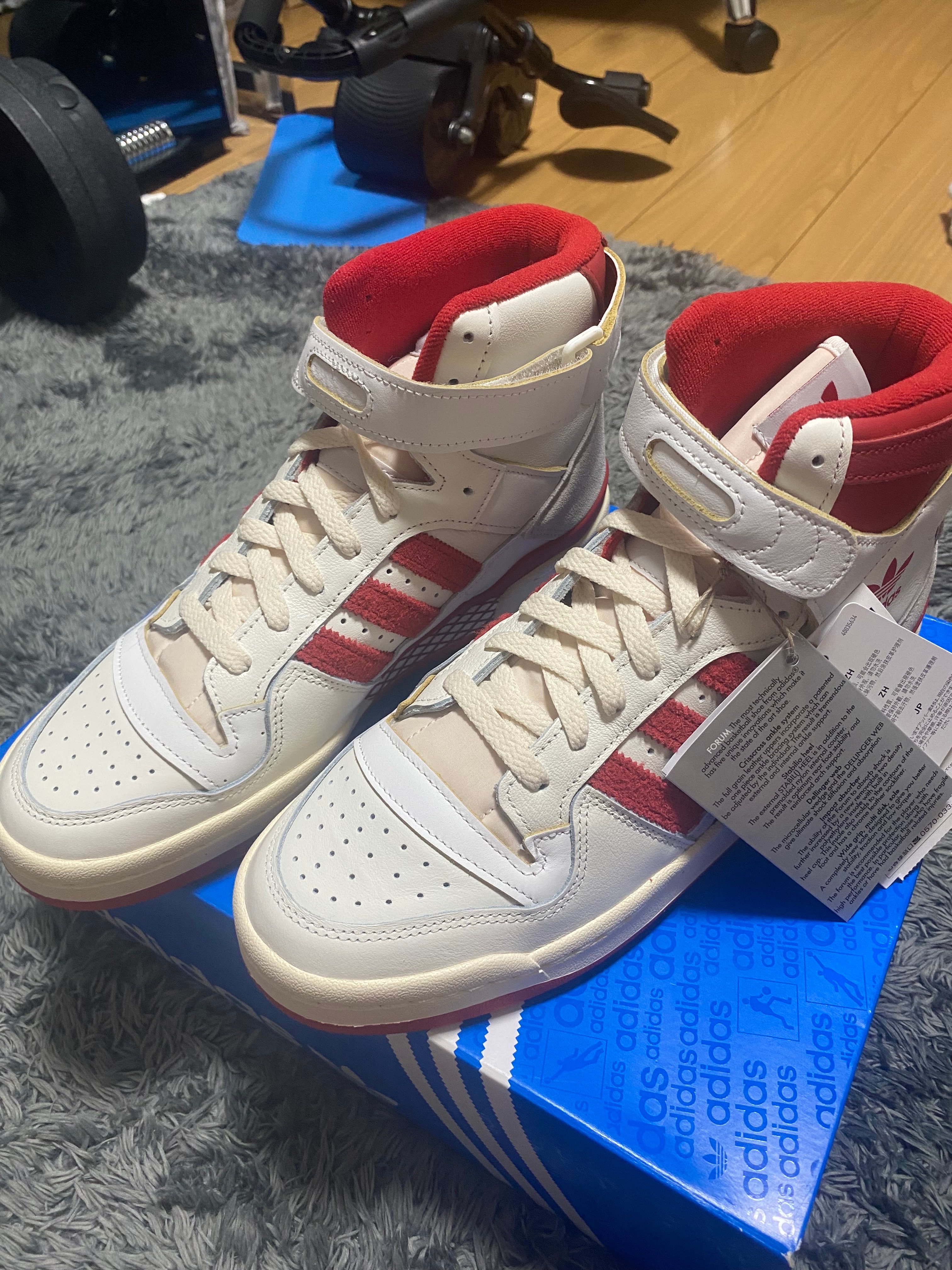 アディダス フォーラム84 ハイ "クラウドホワイト/チームパワーレッド/クリームホワイト"