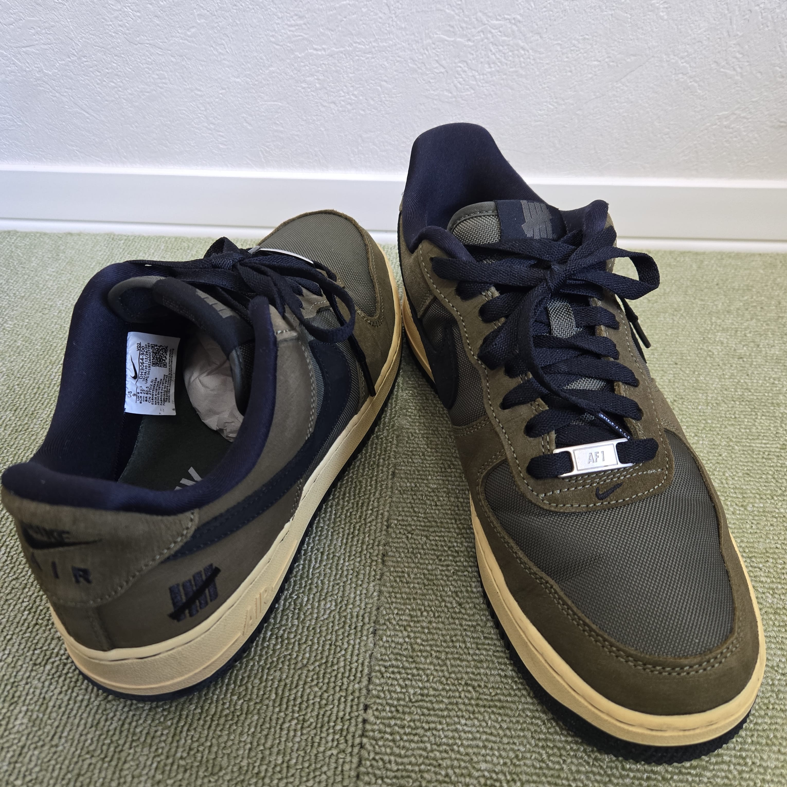 アンディフィーテッド × ナイキ エアフォース1 ロー "オリーブ"