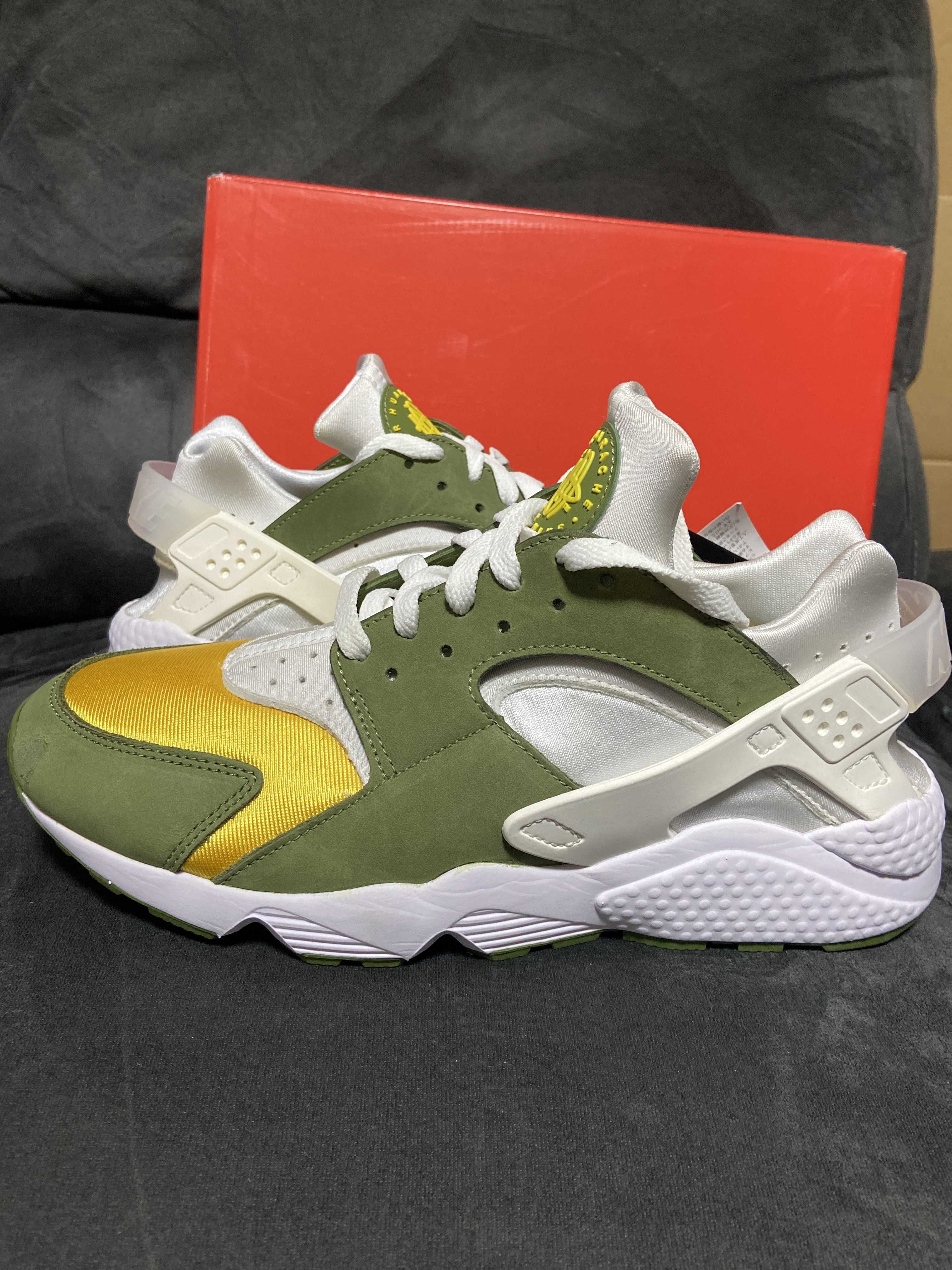 Stussy × Nike Air Huarache "Dark Olive"