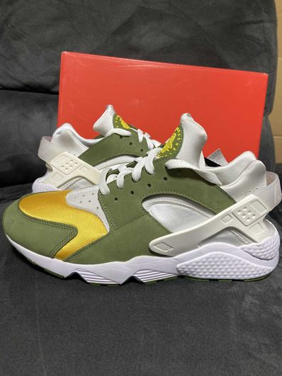 Stussy × Nike Air Huarache "Dark Olive"