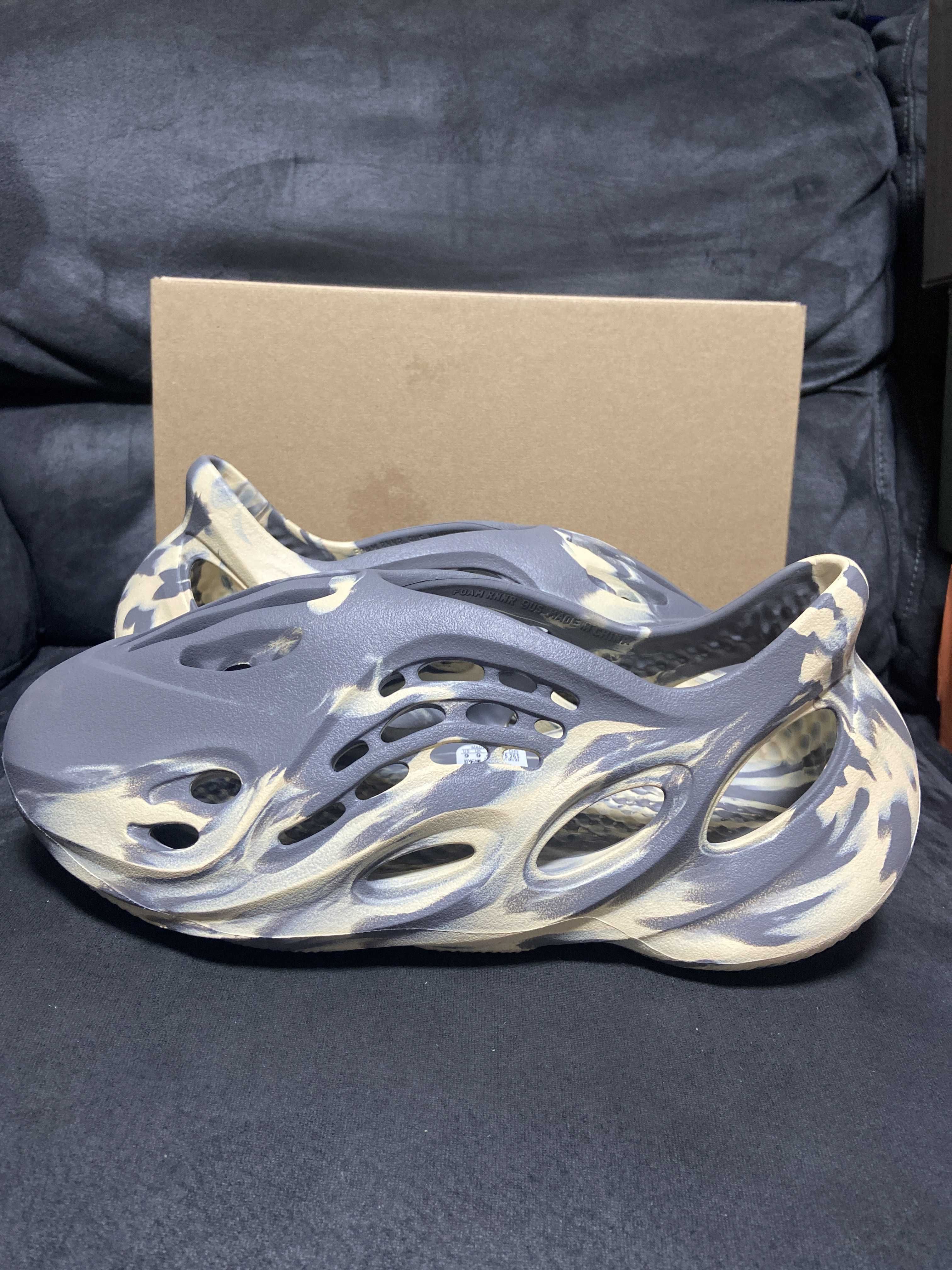 adidas YEEZY Foam Runner "MXT Moon Gray"
