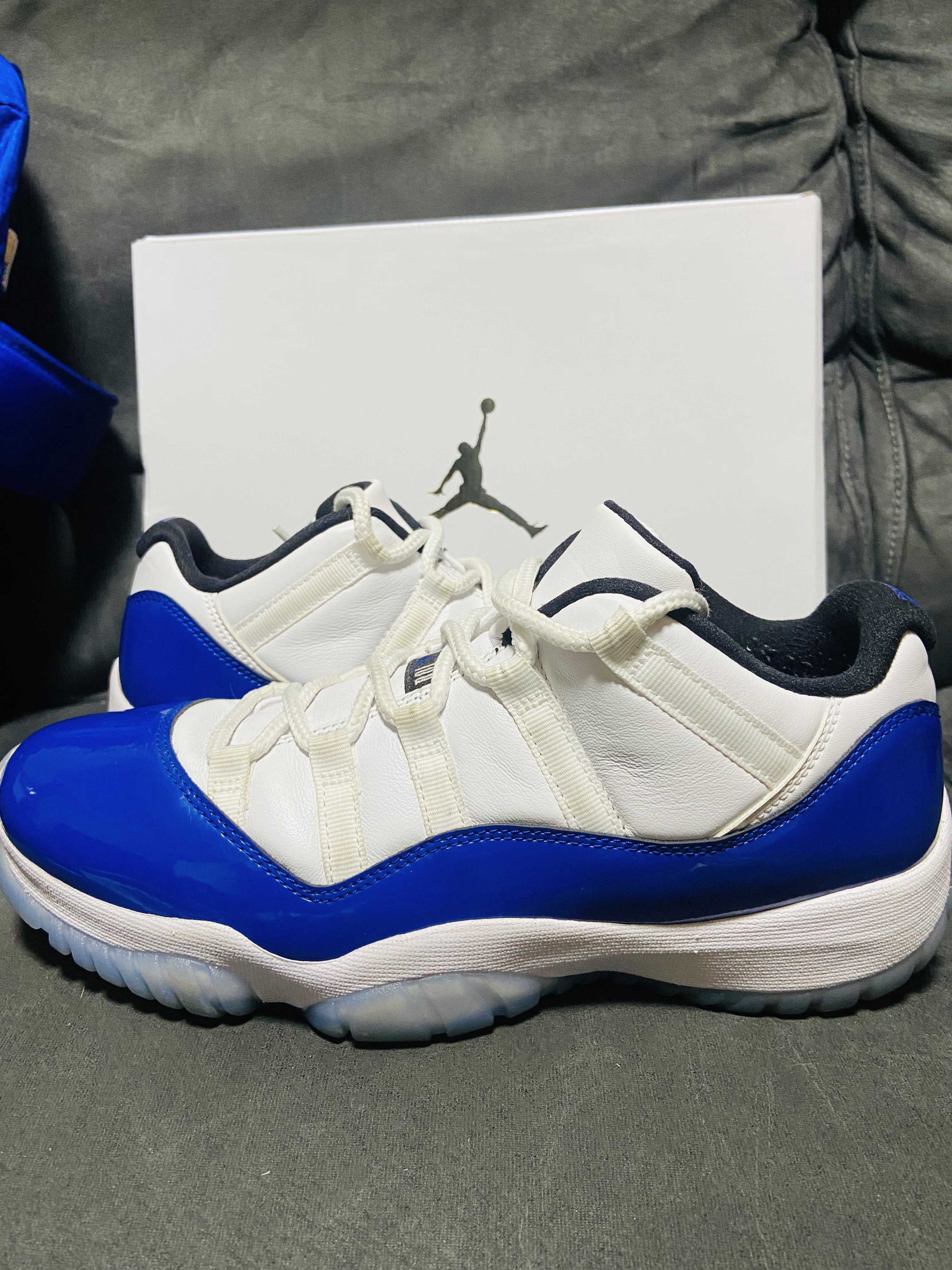  NIKE Women's AIR JORDAN 11 LOW "CONCORD SKETCH"