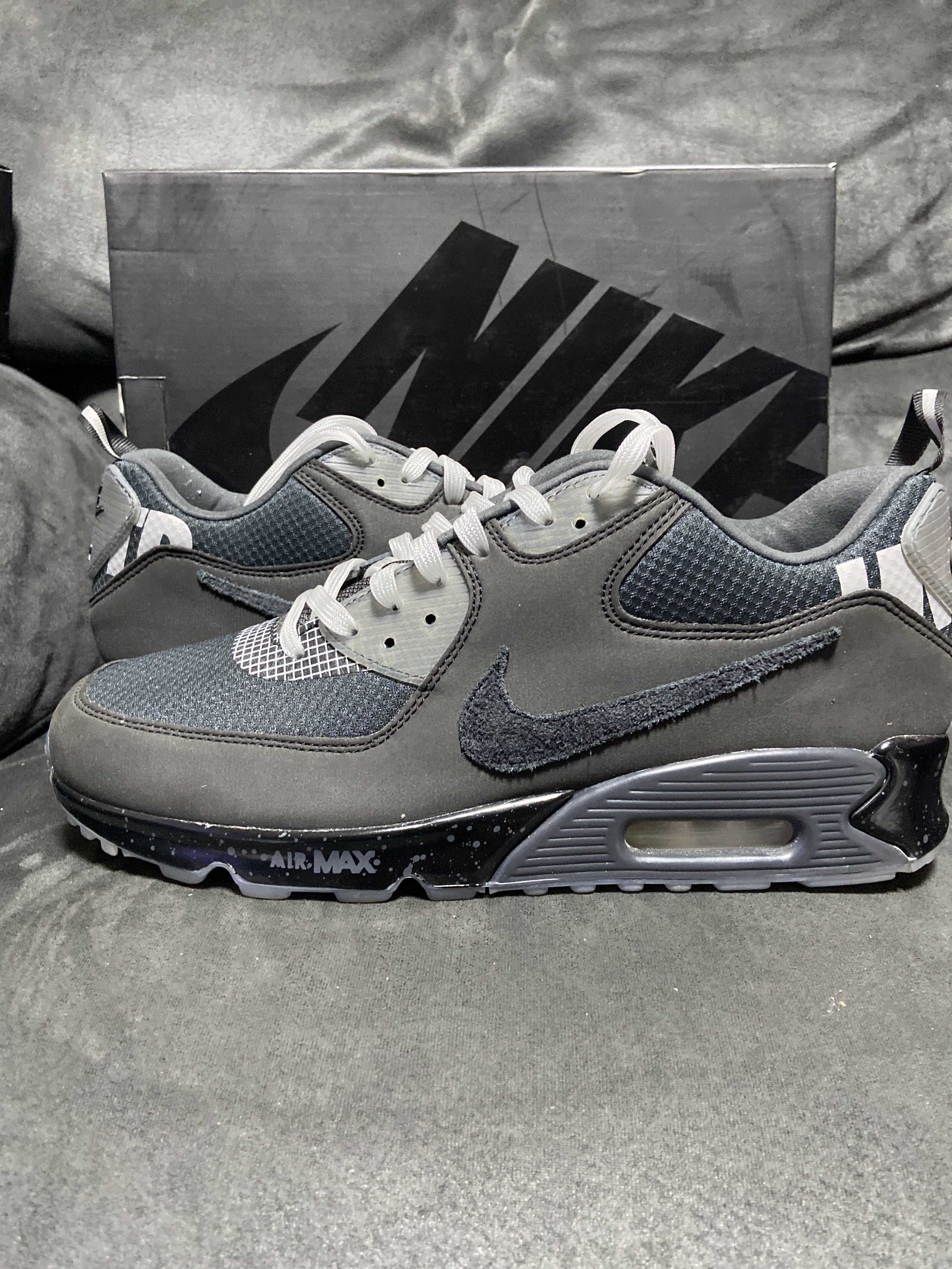 UNDEFEATED × Nike Air Max 90 "Black/Rush Pink"