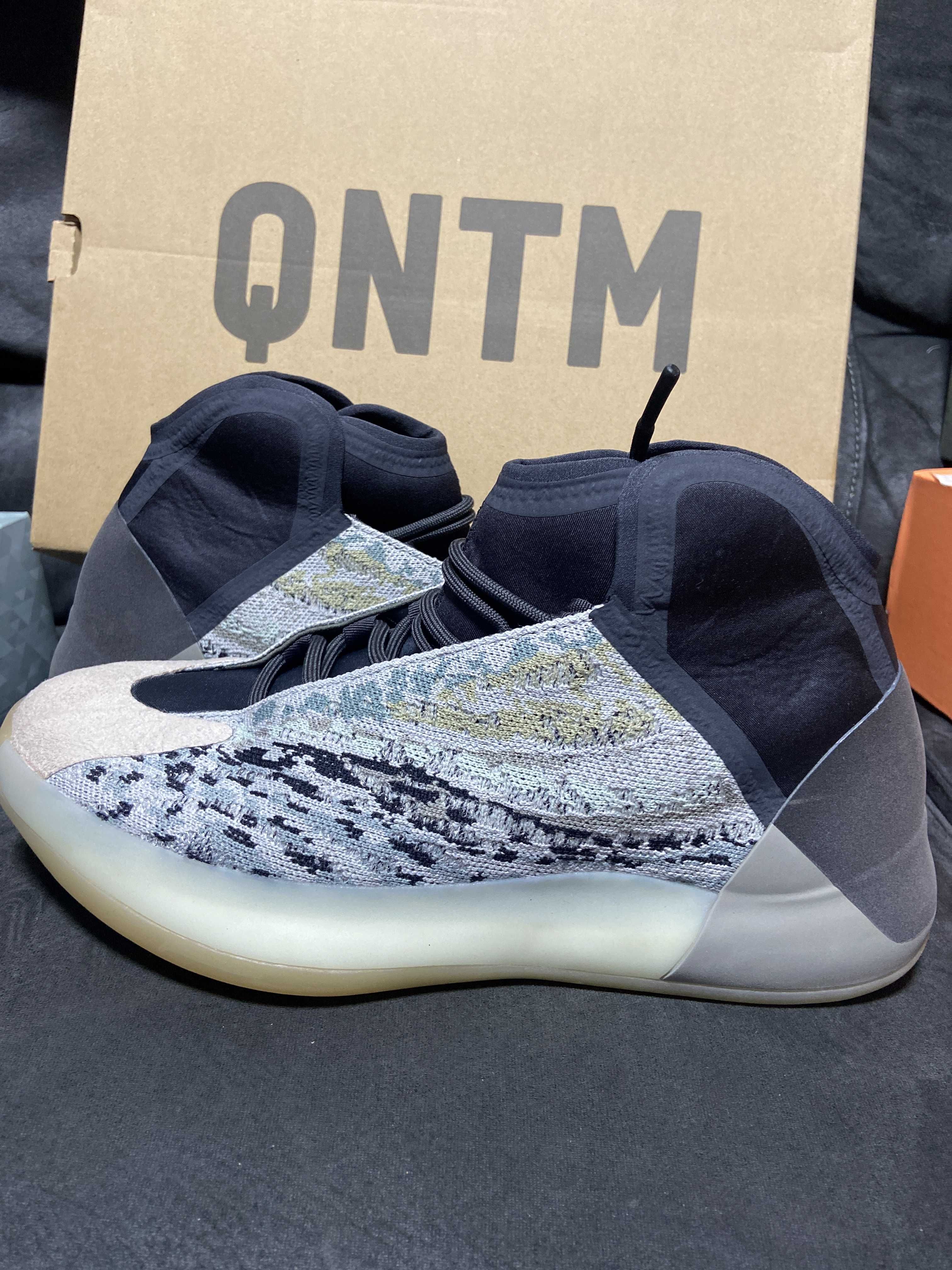 adidas YEEZY Quantum "QNTM"