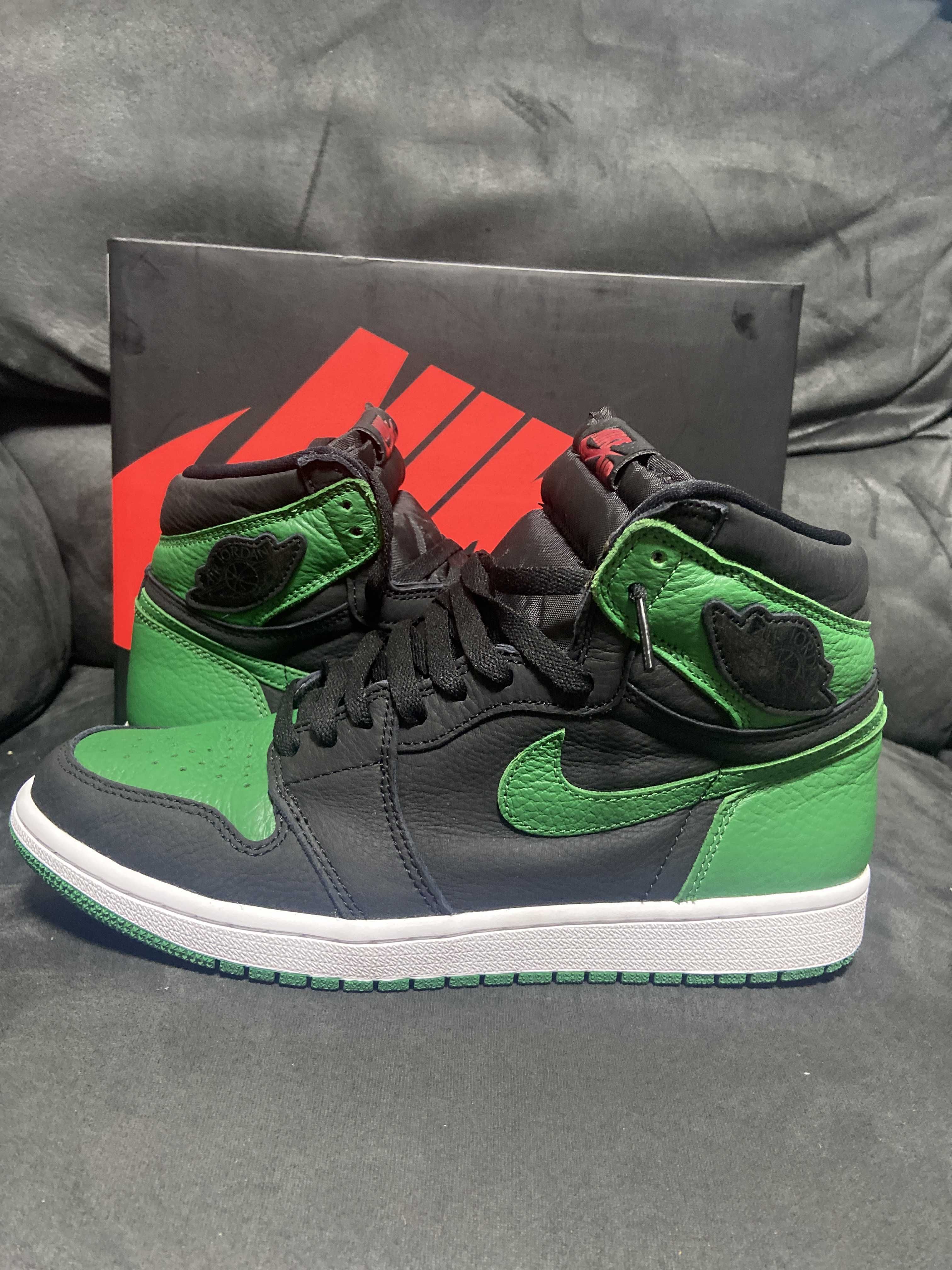 Nike Air Jordan 1 Retro High OG "Black/Pine Green" (2020)