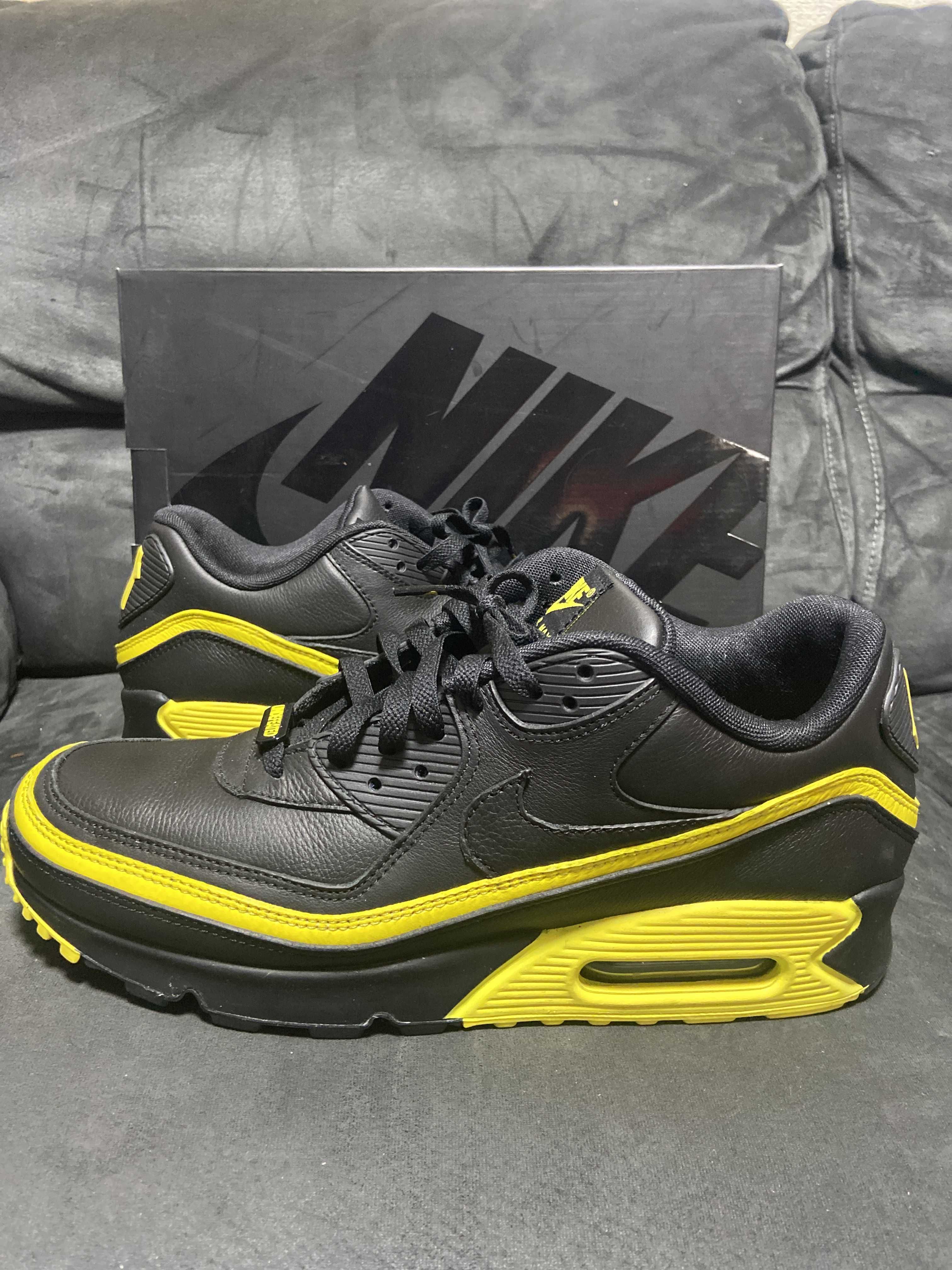 UNDEFEATED × Nike Air Max 90 "Black/Yellow"
