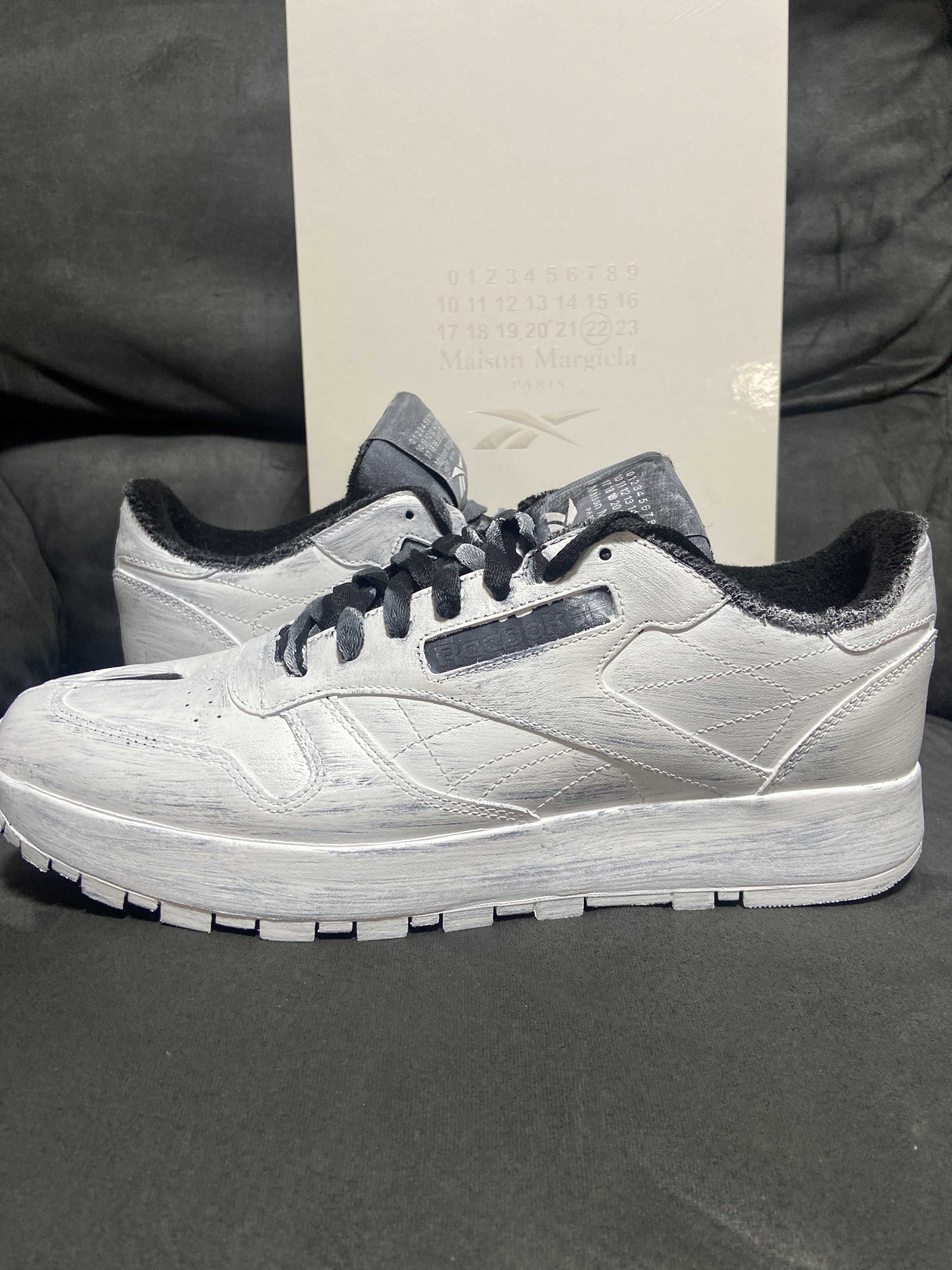 Maison Margiela × Reebok Classic Leather Tabi "Bianchetto"