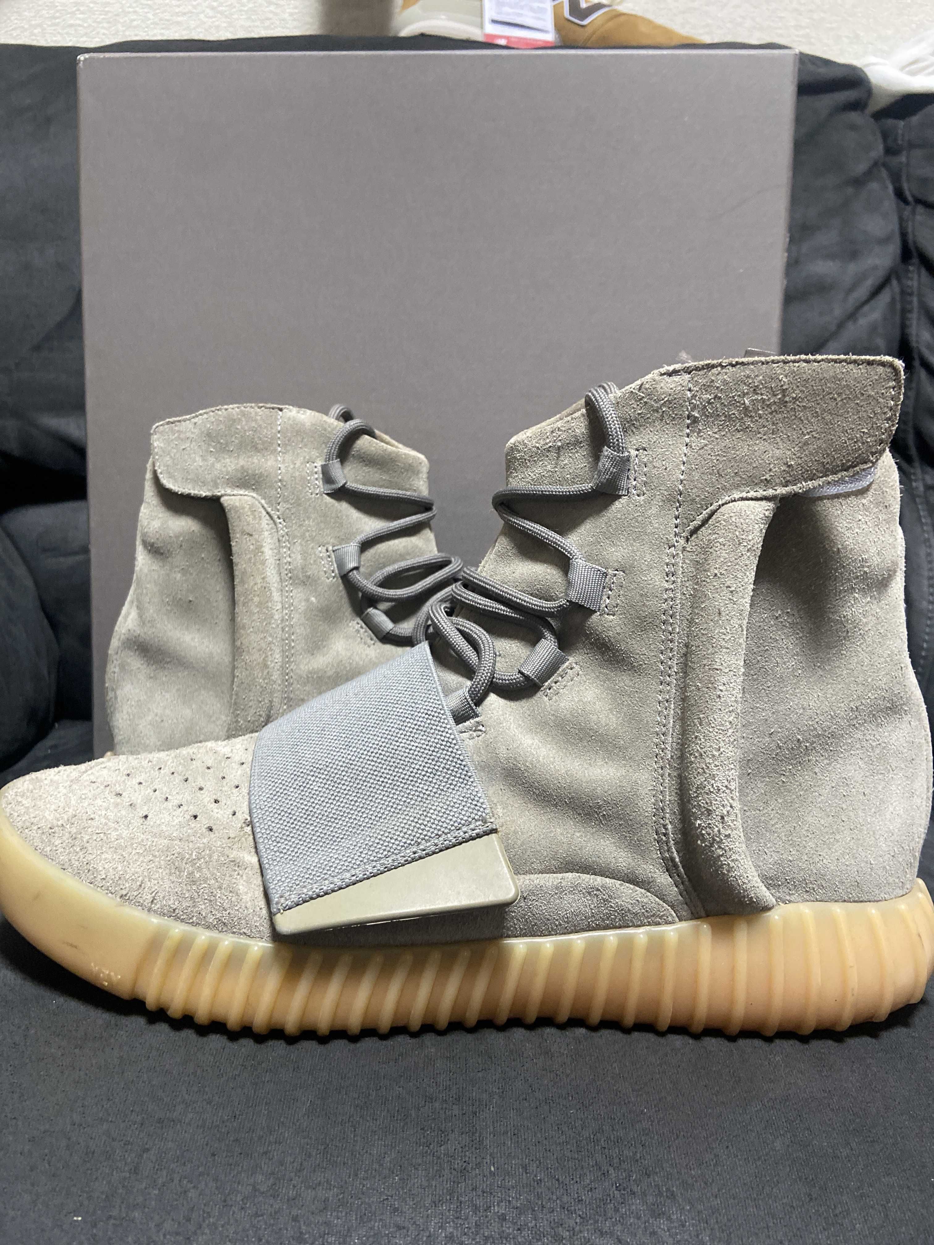 adidas Yeezy Boost 750 "Light Grey Glow In The Dark"
