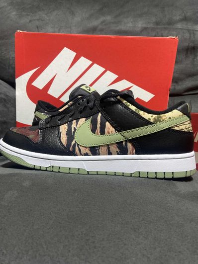 NIKE DUNK LOW SE "BLACK MULTI CAMO"