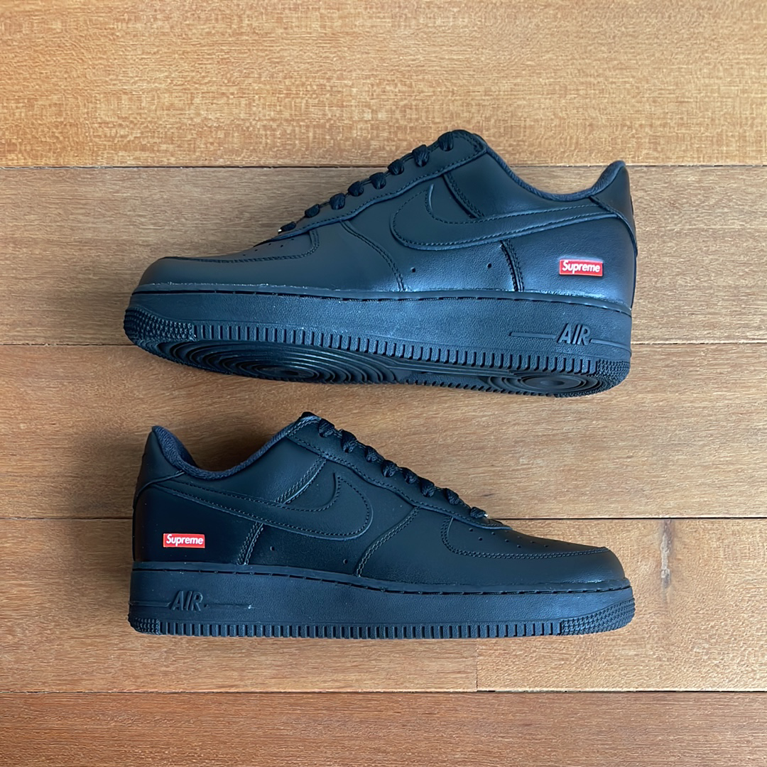 シュプリーム × ナイキ エアフォース1 ロー "ブラック"