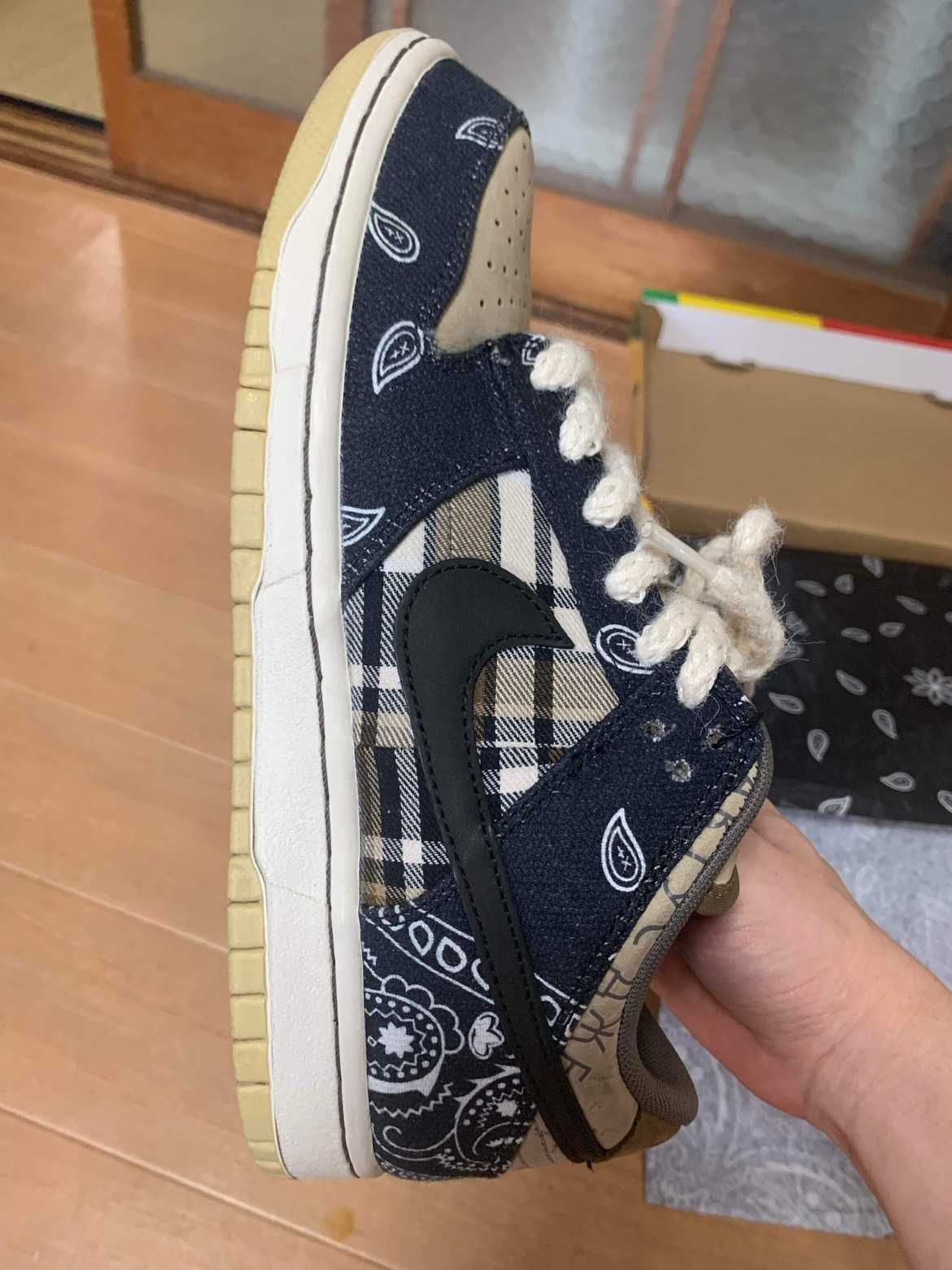 Travis Scott × Nike SB Dunk Low "Black/Parachute Beige"