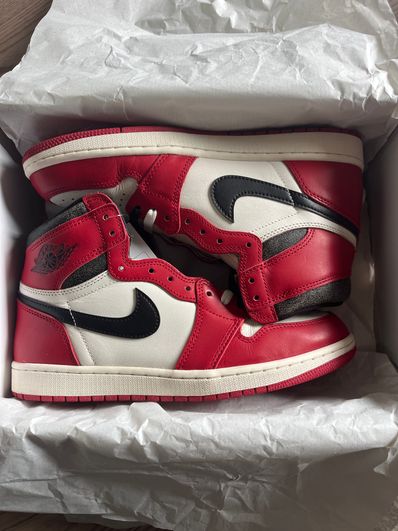 Nike Air Jordan 1 High OG "Lost & Found/Chicago"