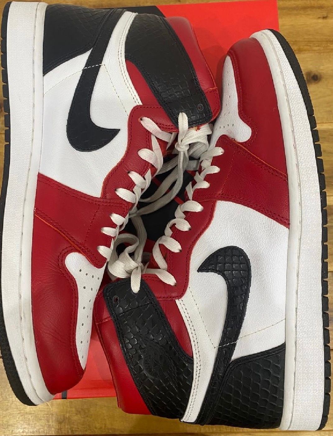 Nike Women's Air Jordan 1 High OG "Satin Red"