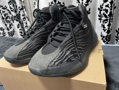 ADIDAS YEEZY Quantum "Onyx"