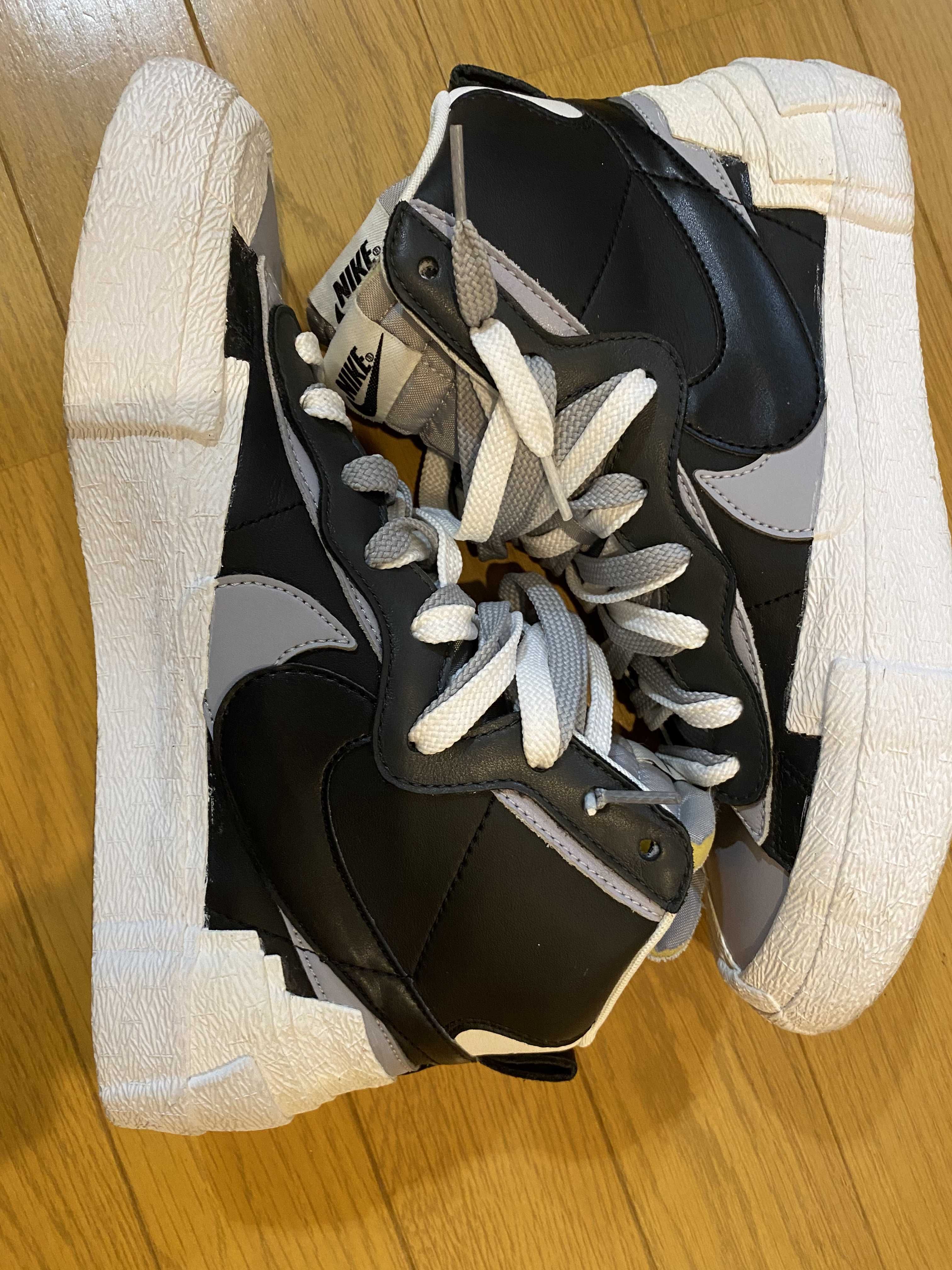 sacai × NIKE BLAZER MID "BLACK/WOLF GREY/WHITE"