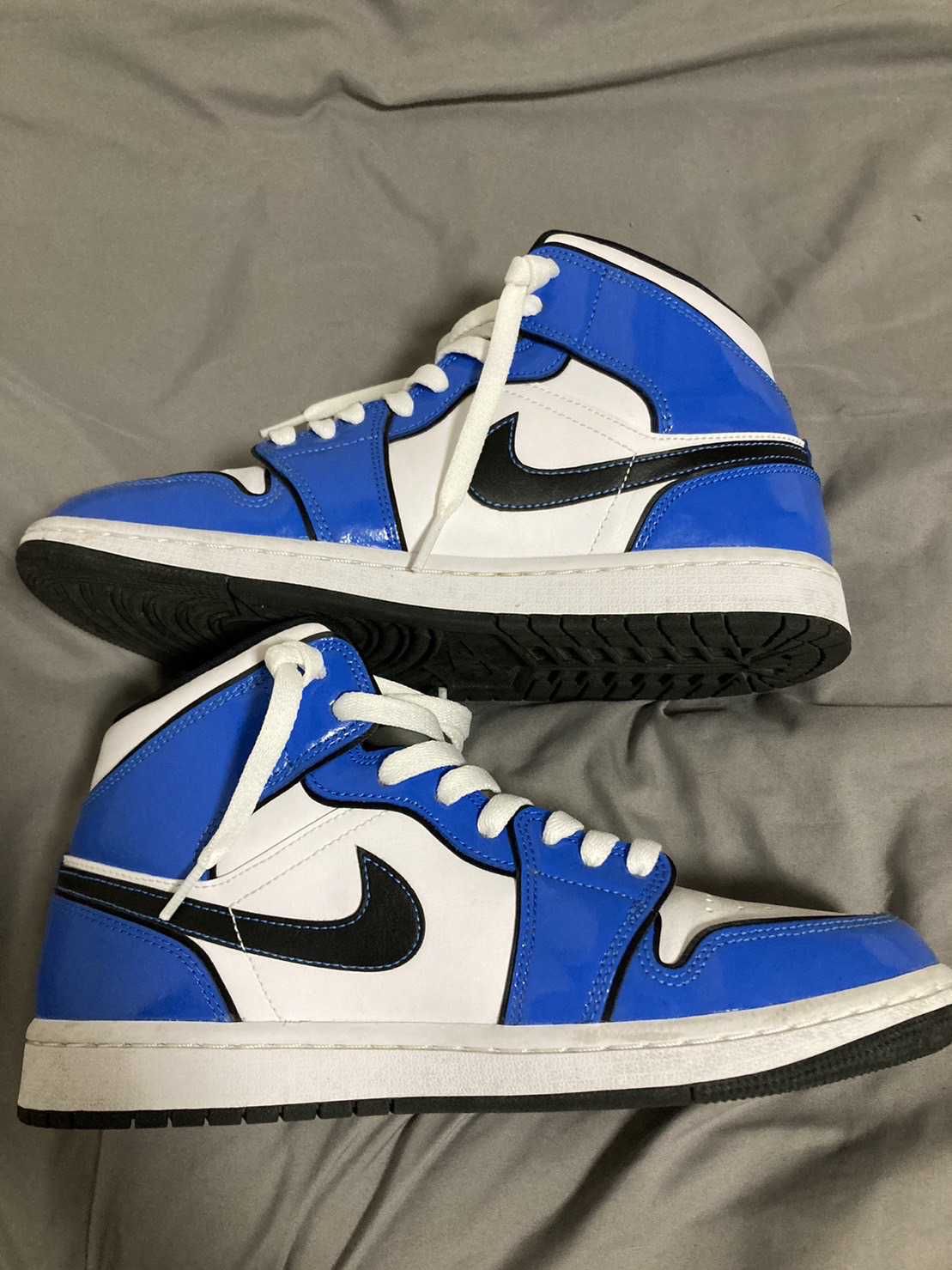 Nike Air Jordan 1 Mid SE "Signal Blue"