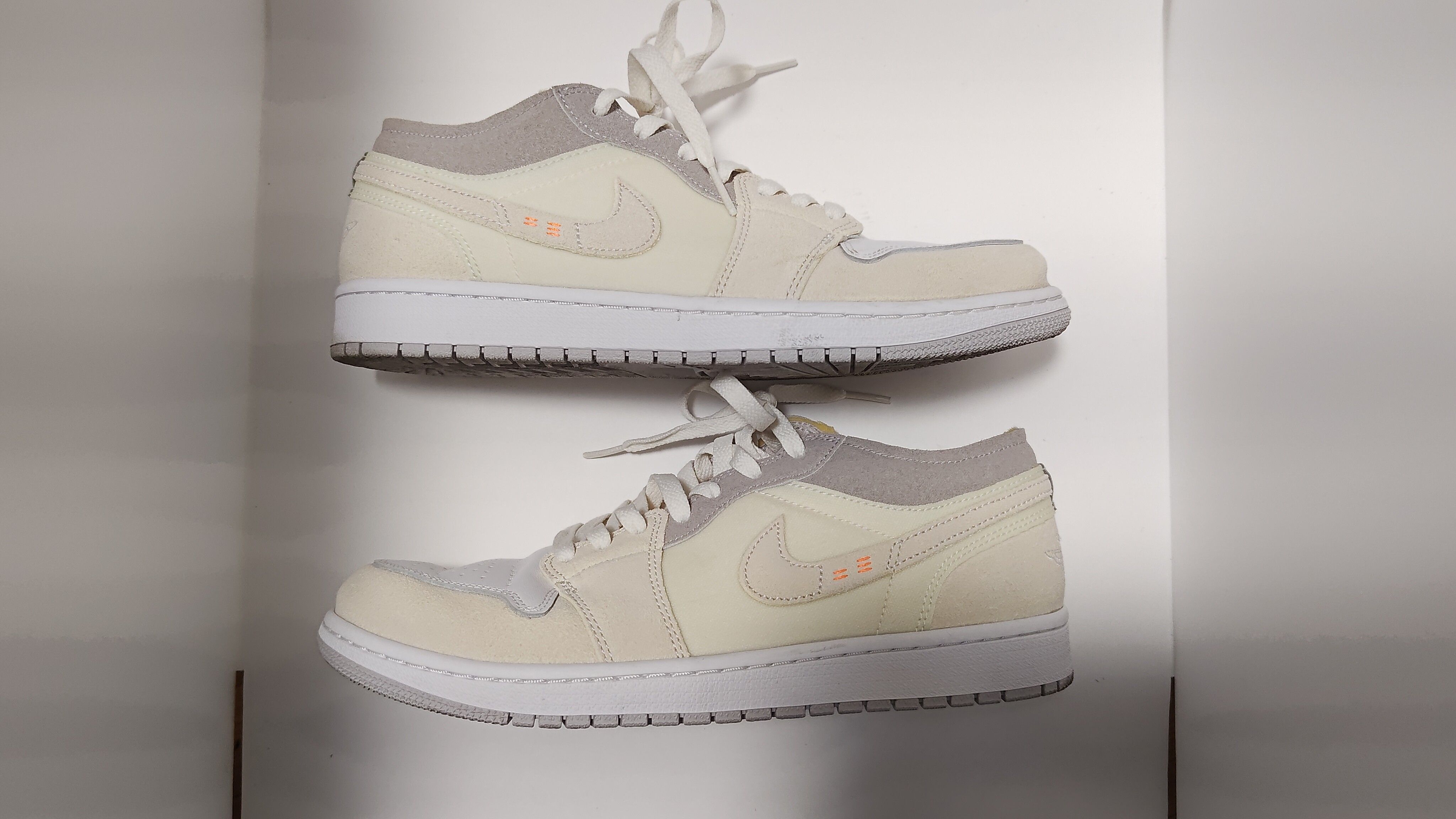 Nike Air Jordan 1 Low "Inside Out/White/Grey"