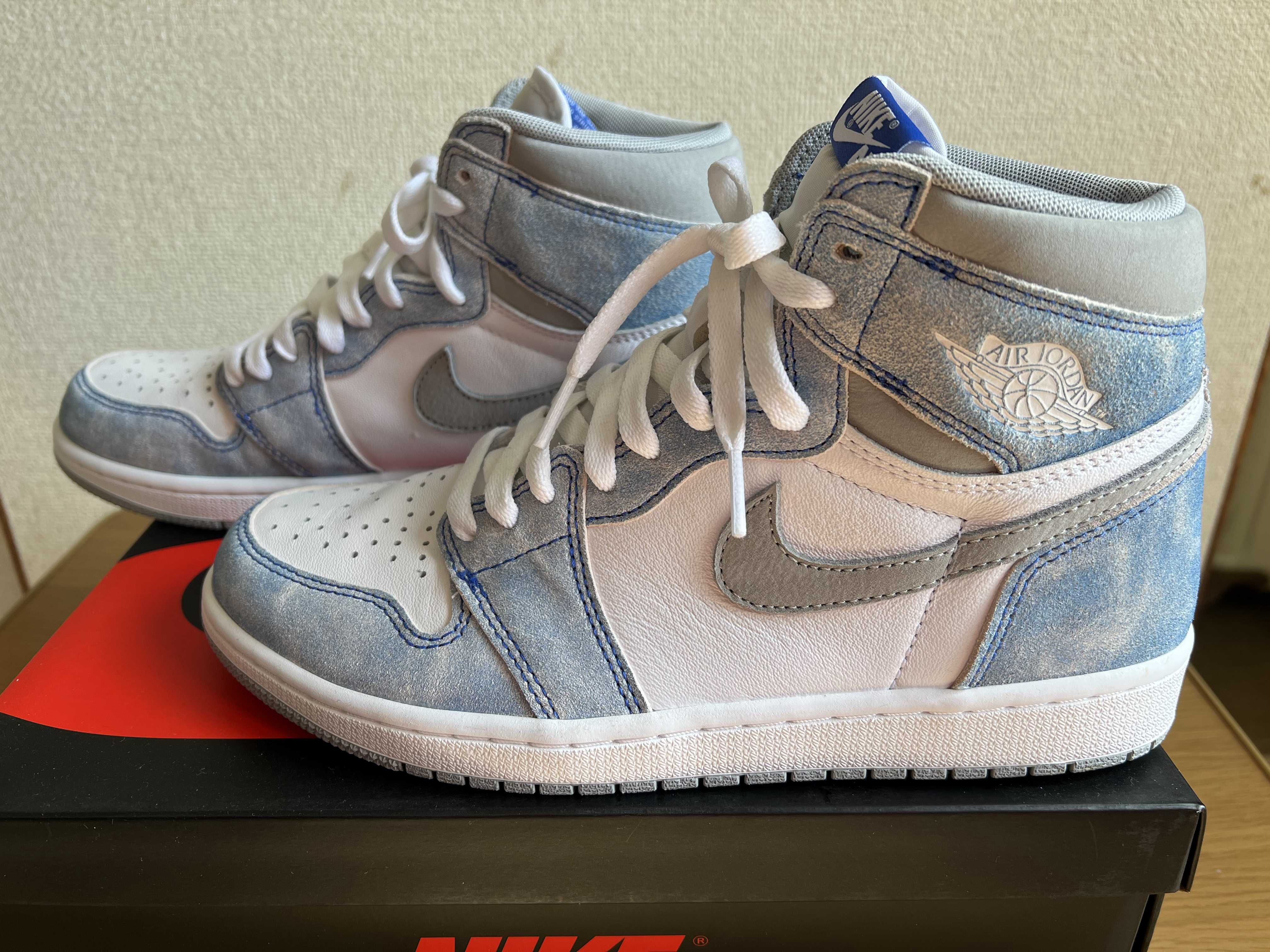 Nike Air Jordan 1 High OG "Hyper Royal"