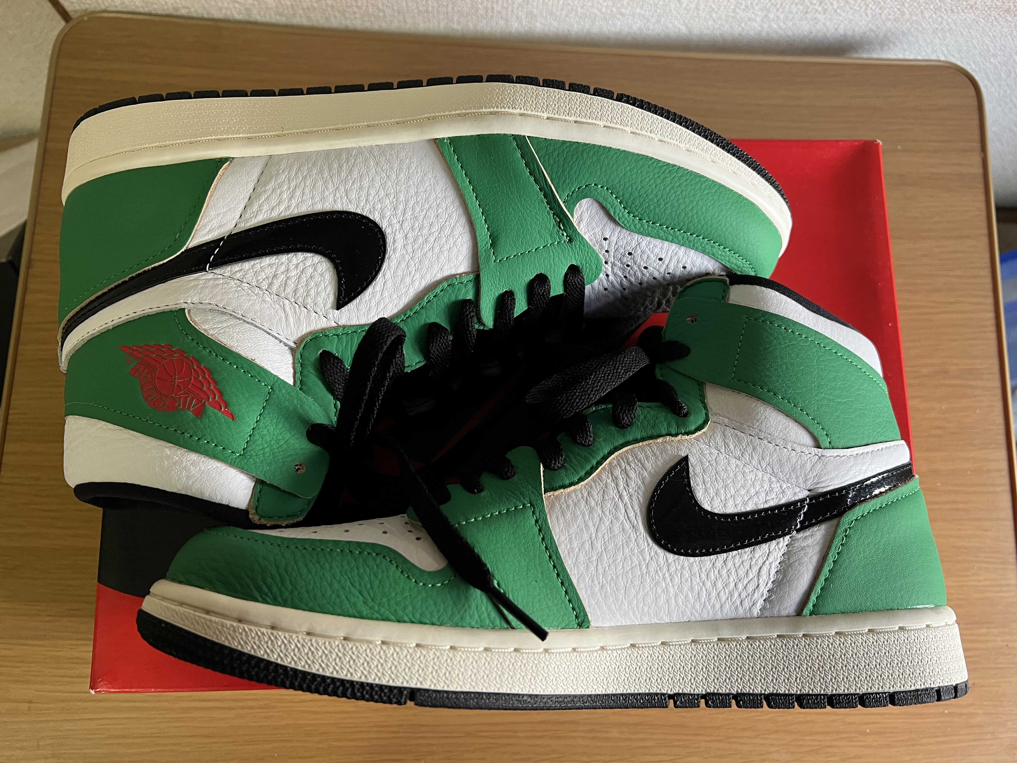 Nike Women's Air Jordan 1 High OG "Lucky Green/White-Sail-Black"   