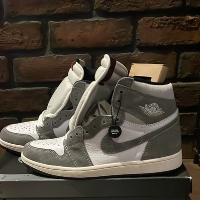 Nike Air Jordan 1 Retro High OG "Black and Smoke Grey"