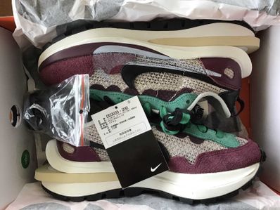 sacai × Nike Vapor Waffle "String/Red/Green"