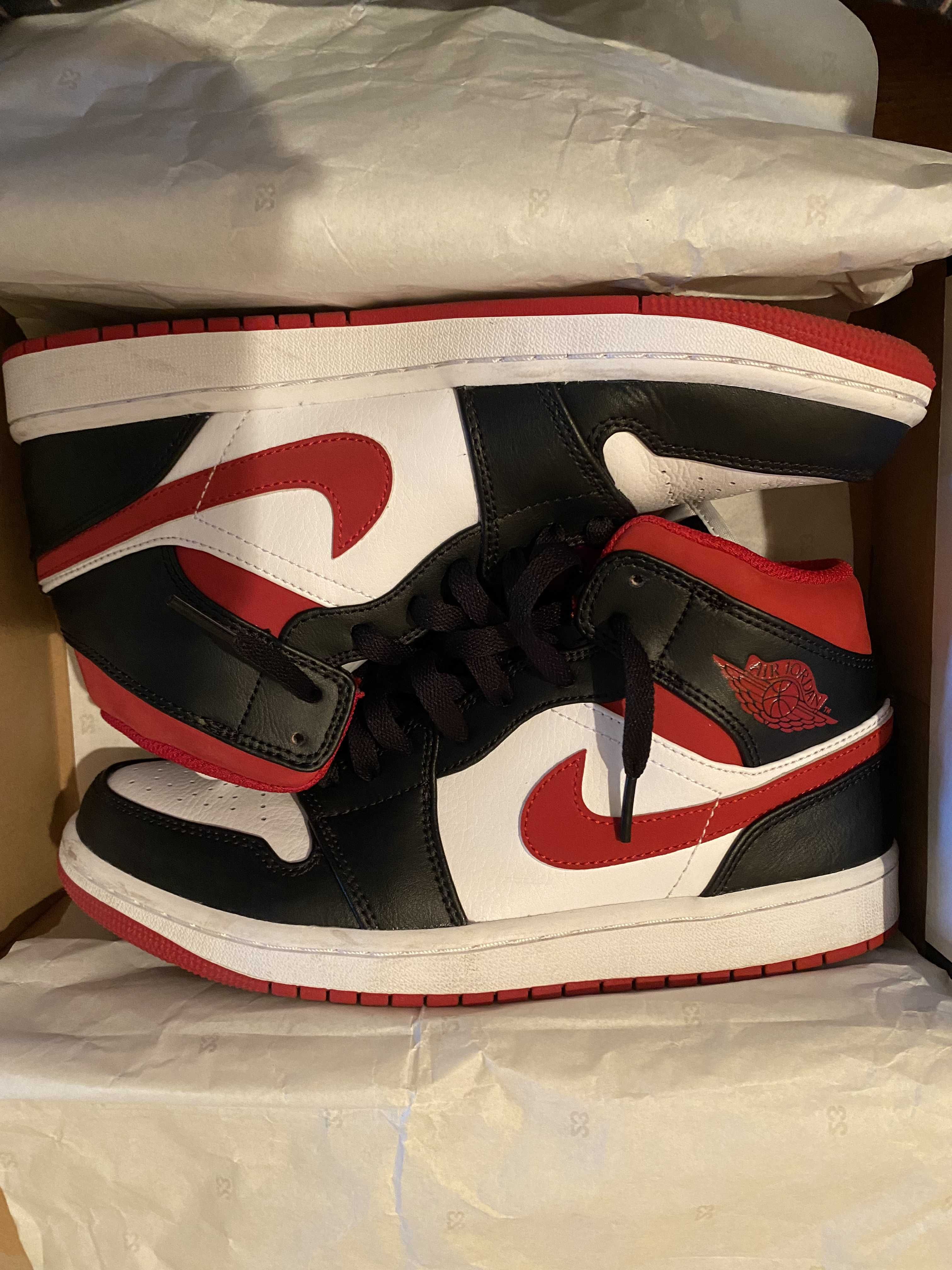 Nike Air Jordan 1 Mid "White/Gym Red Black"