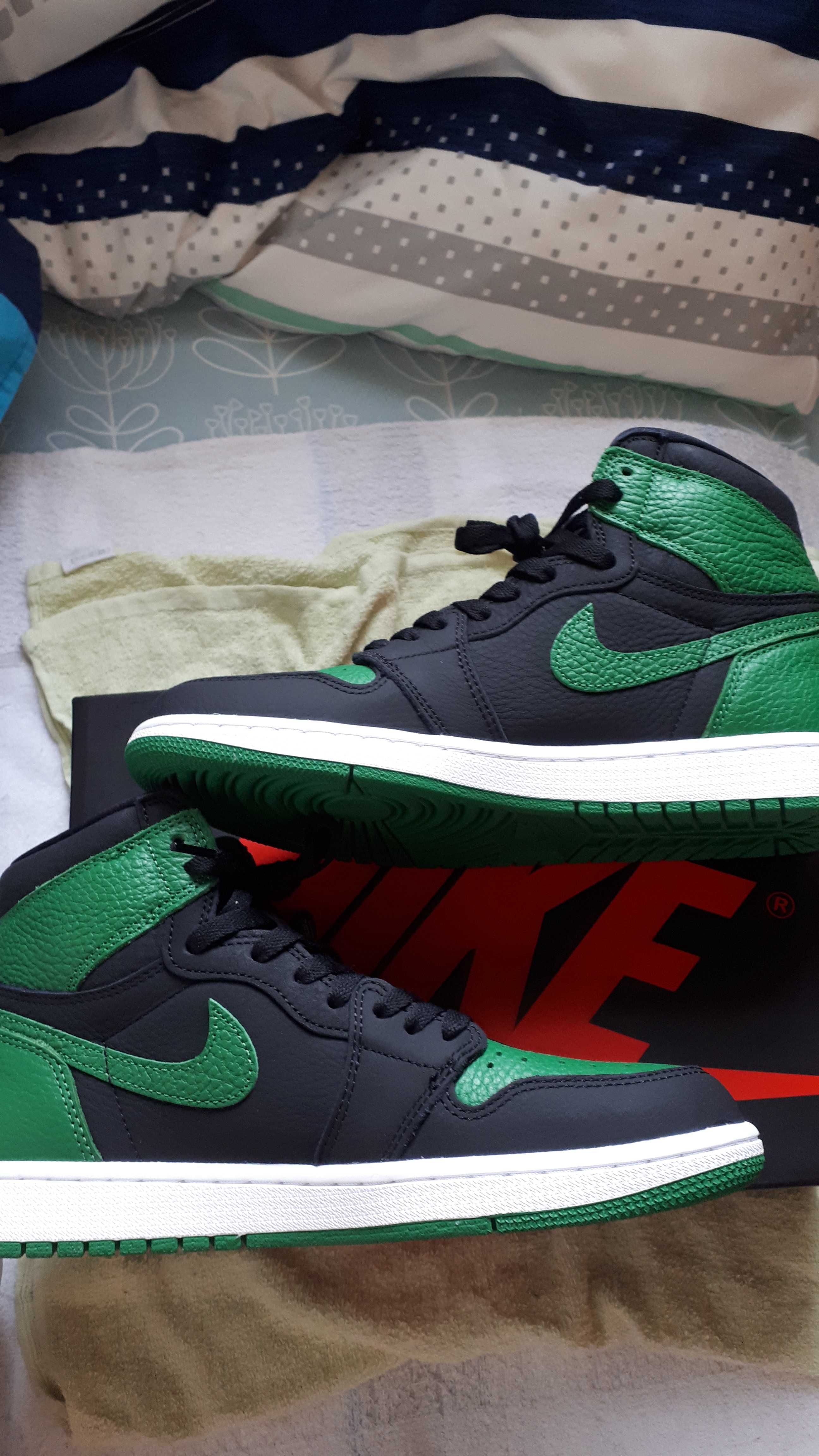 Nike Air Jordan 1 Retro High OG "Black/Pine Green" (2020)      