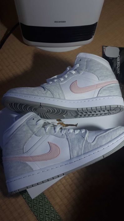 Nike Women's Air Jordan 1 Mid SE "Light Iron Ore"