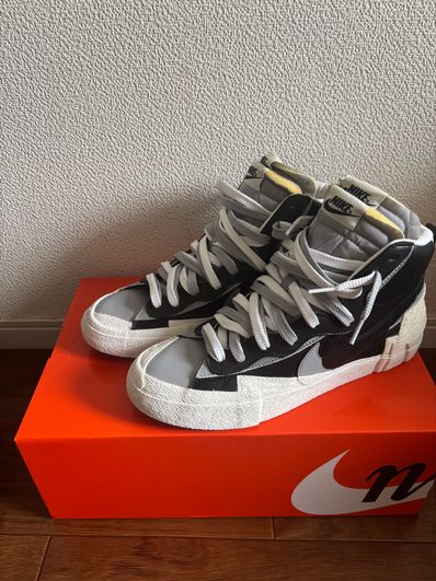 sacai × NIKE BLAZER MID "BLACK/WOLF GREY/WHITE"