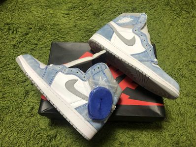 Nike Air Jordan 1 High OG "Hyper Royal"