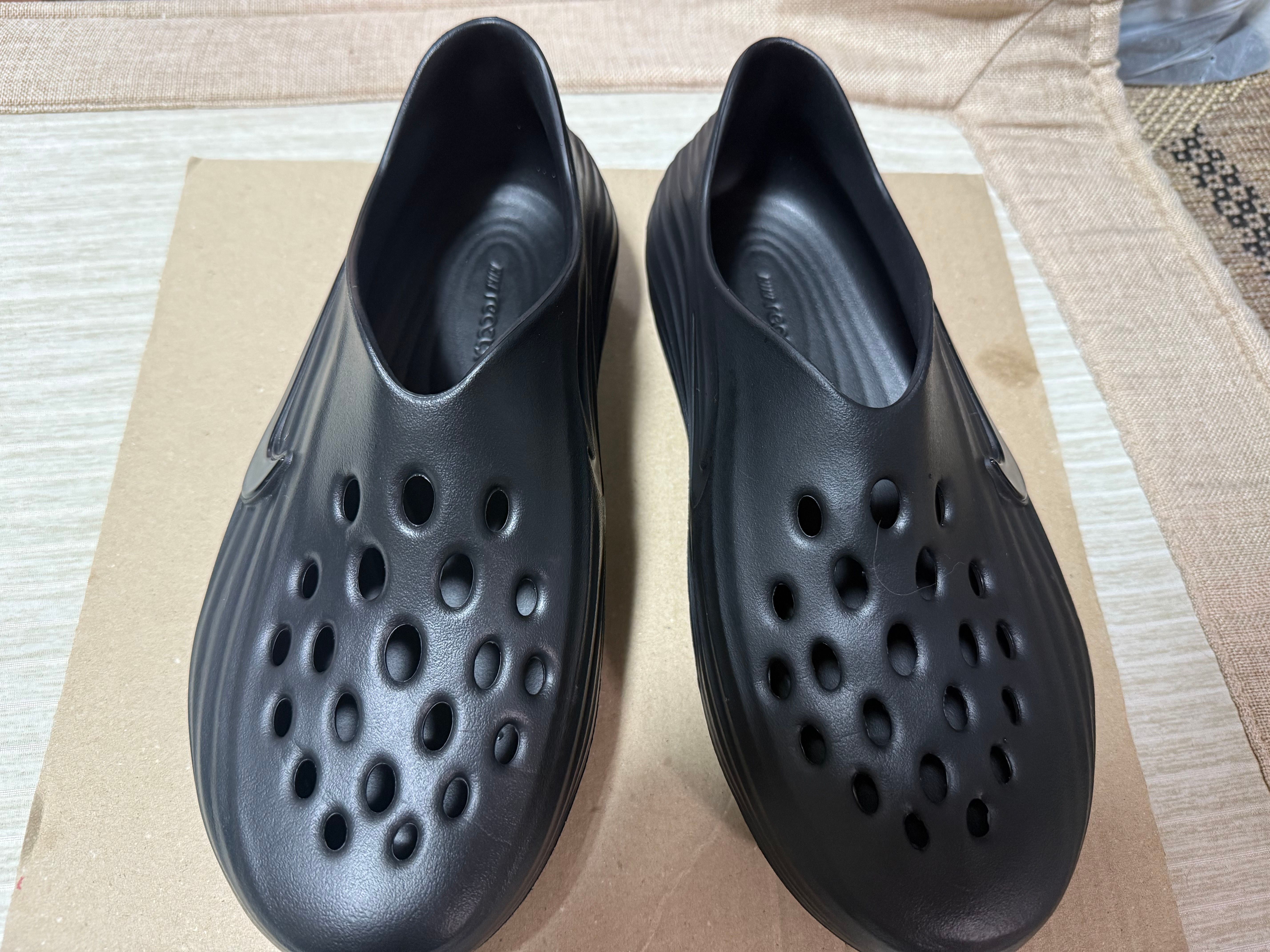 ナイキ リアクトX リジュビネイト "トリプルブラック"