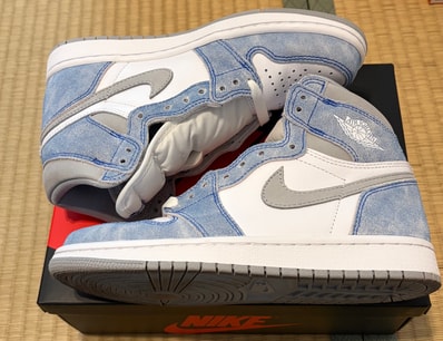 Nike Air Jordan 1 High OG "Hyper Royal"