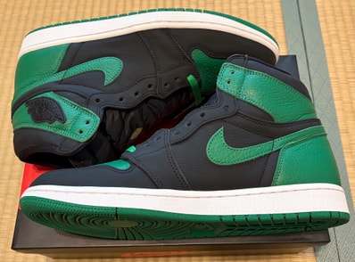Nike Air Jordan 1 Retro High OG "Black/Pine Green" (2020)