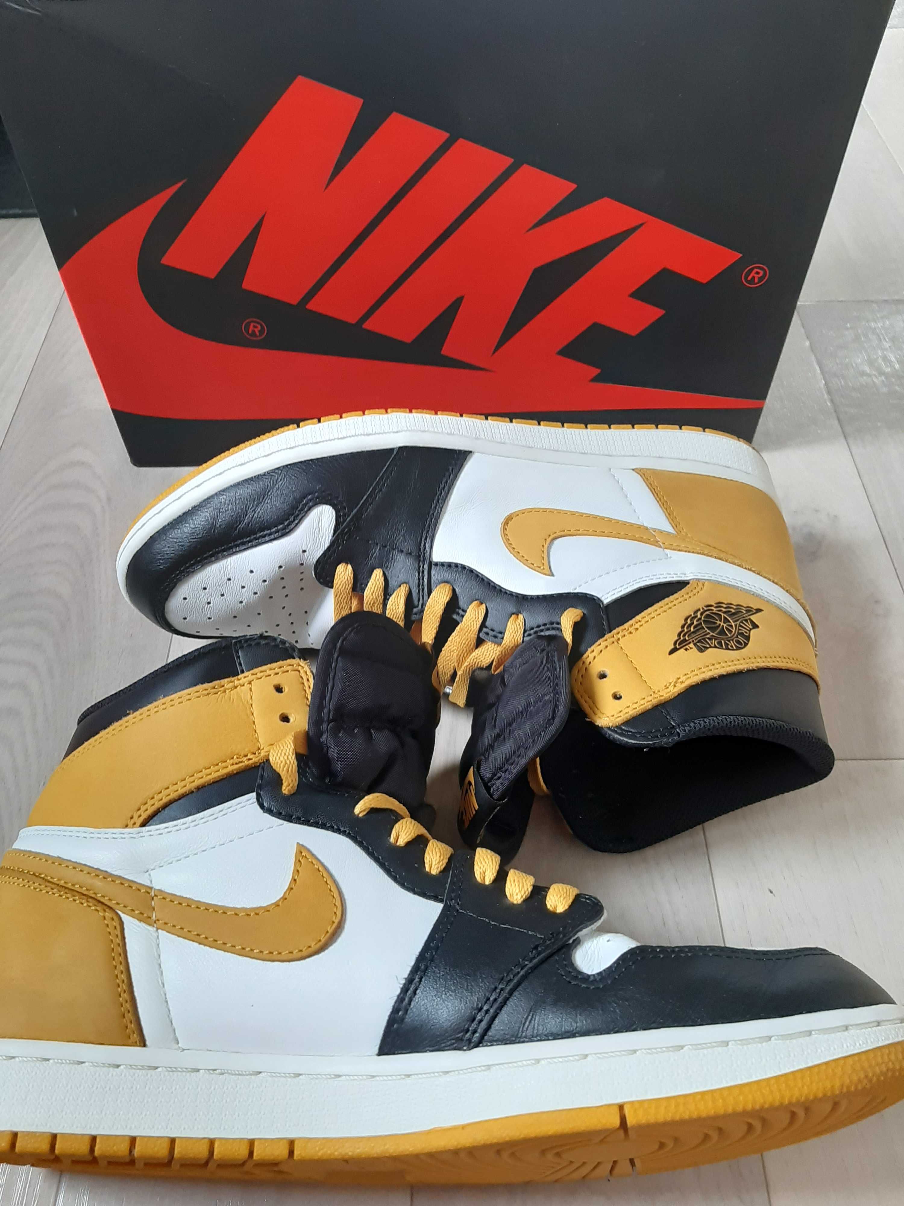 Nike Air Jordan 1 Retro High OG "Black Toe/Yellow Ochre"