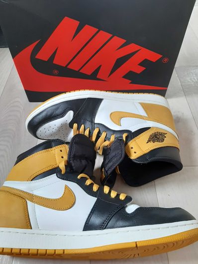 Nike Air Jordan 1 Retro High OG "Black Toe/Yellow Ochre"