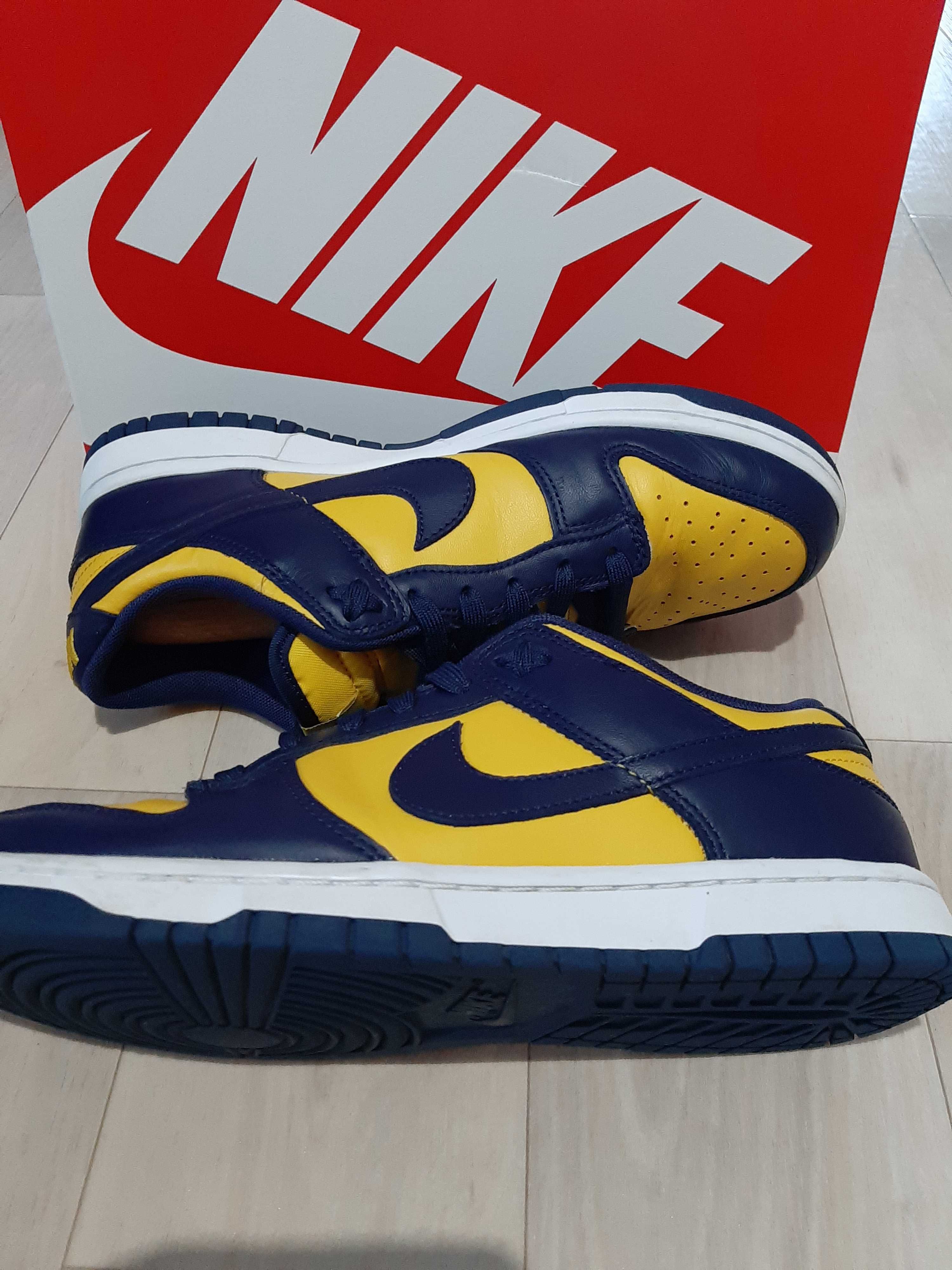 Nike Dunk Low "Michigan"
